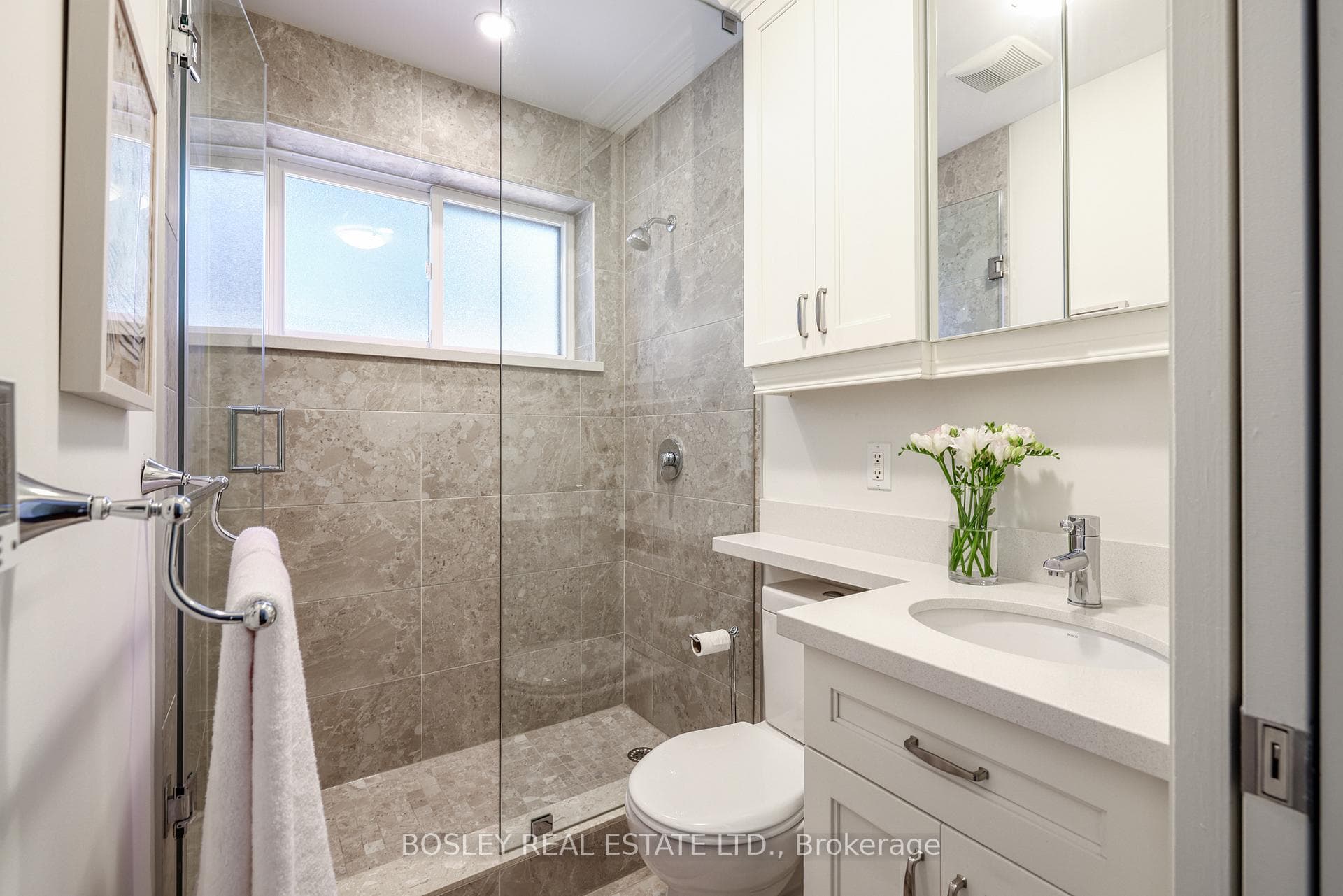 4 Glencrest Boulevard photo 34