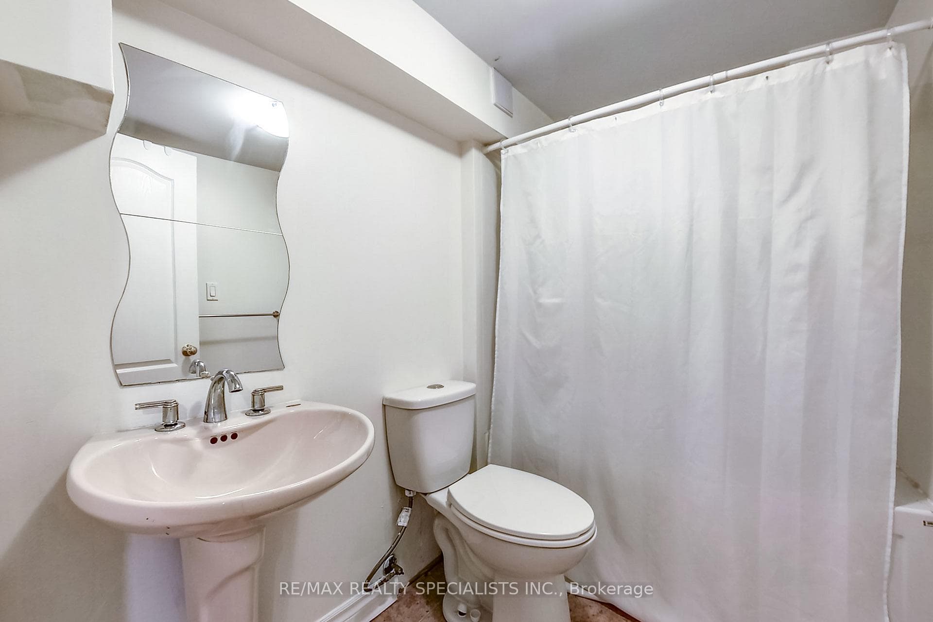 714 TRUDEAU Drive photo 33