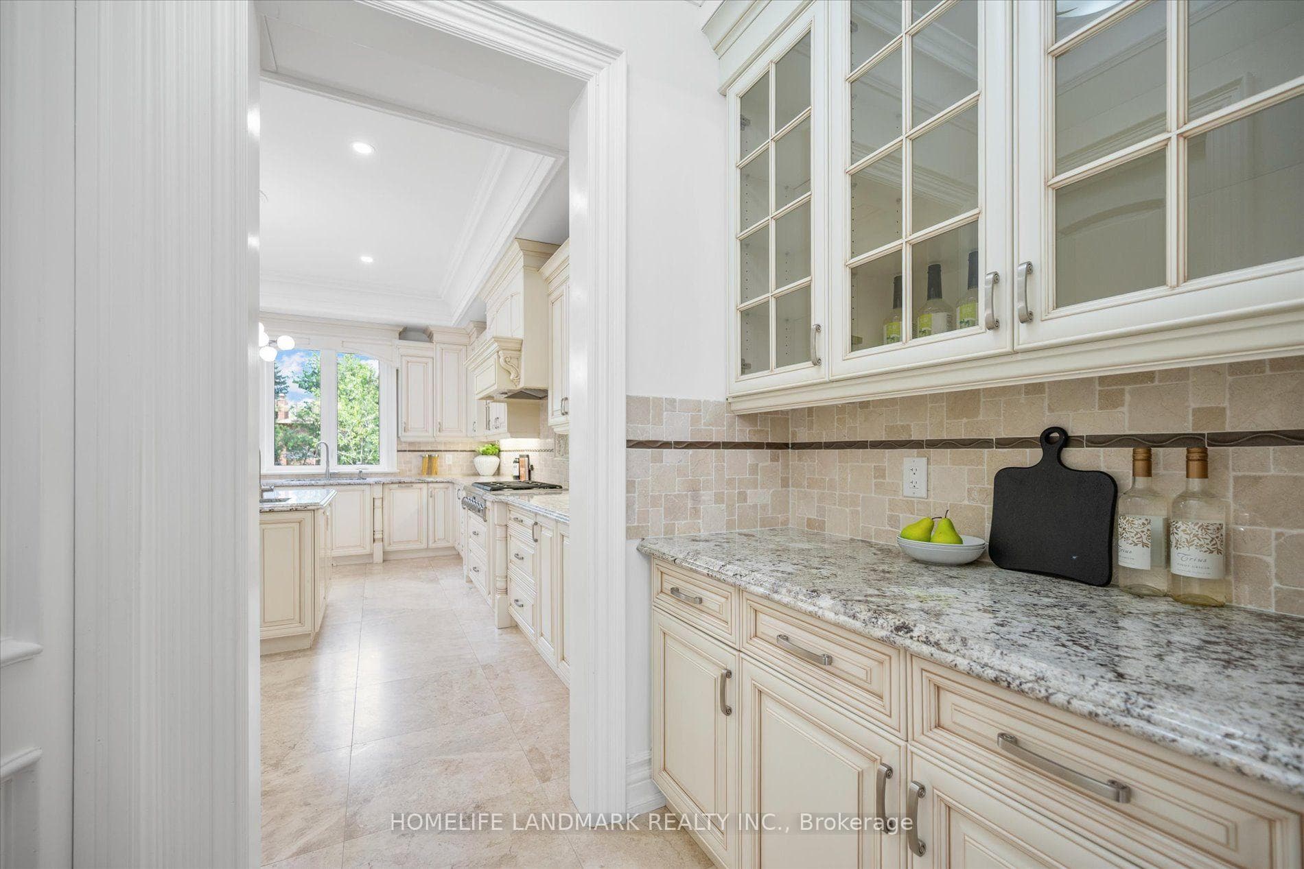 92 Caines Avenue photo 9