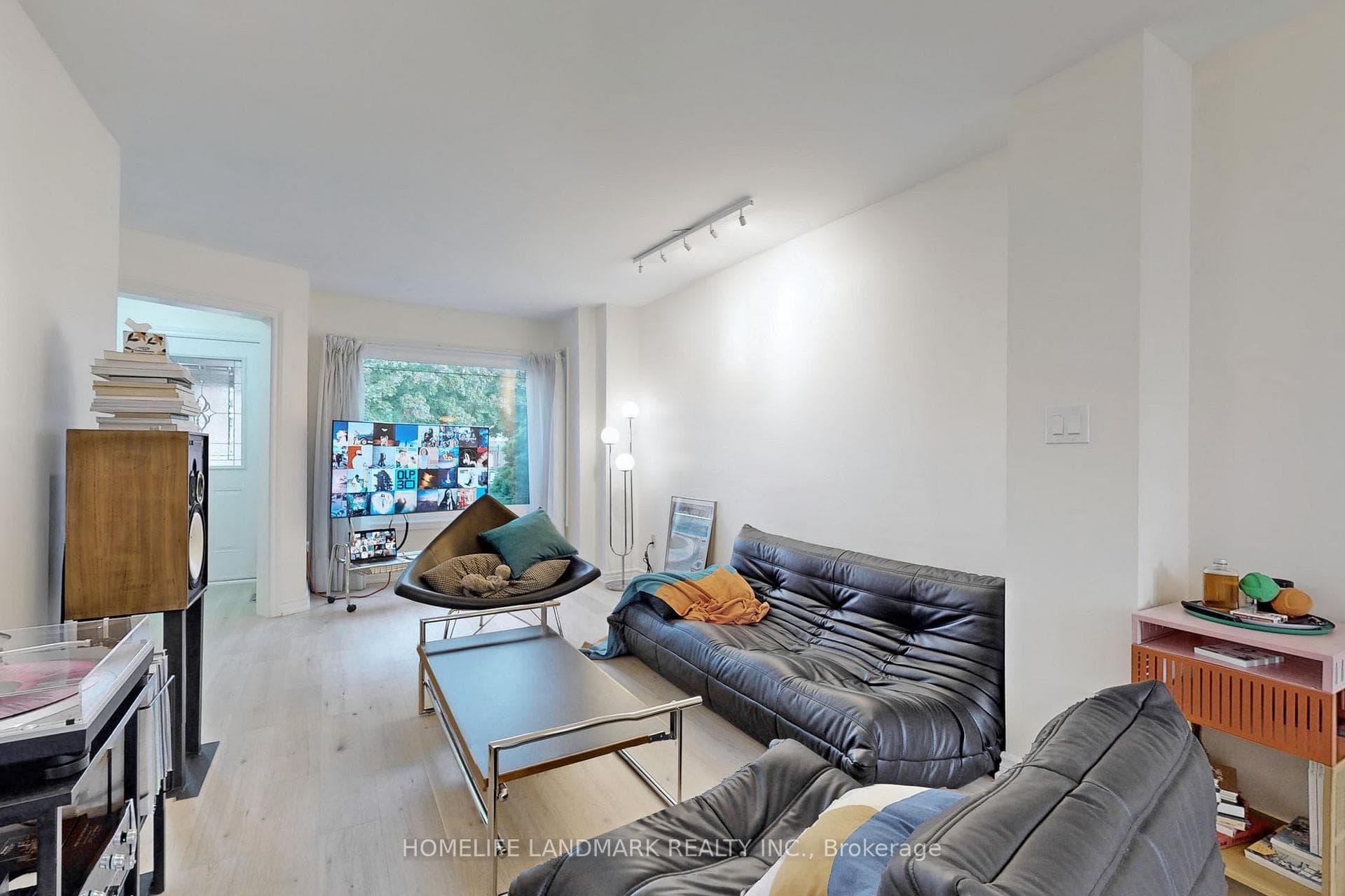 64 Alderbury Drive photo 2