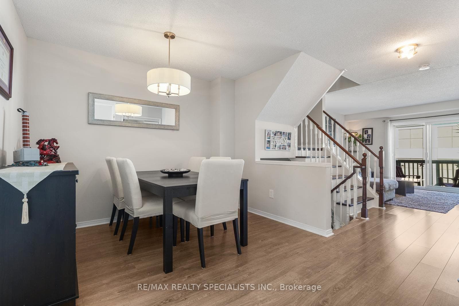 3370 Redpath Circle photo 9