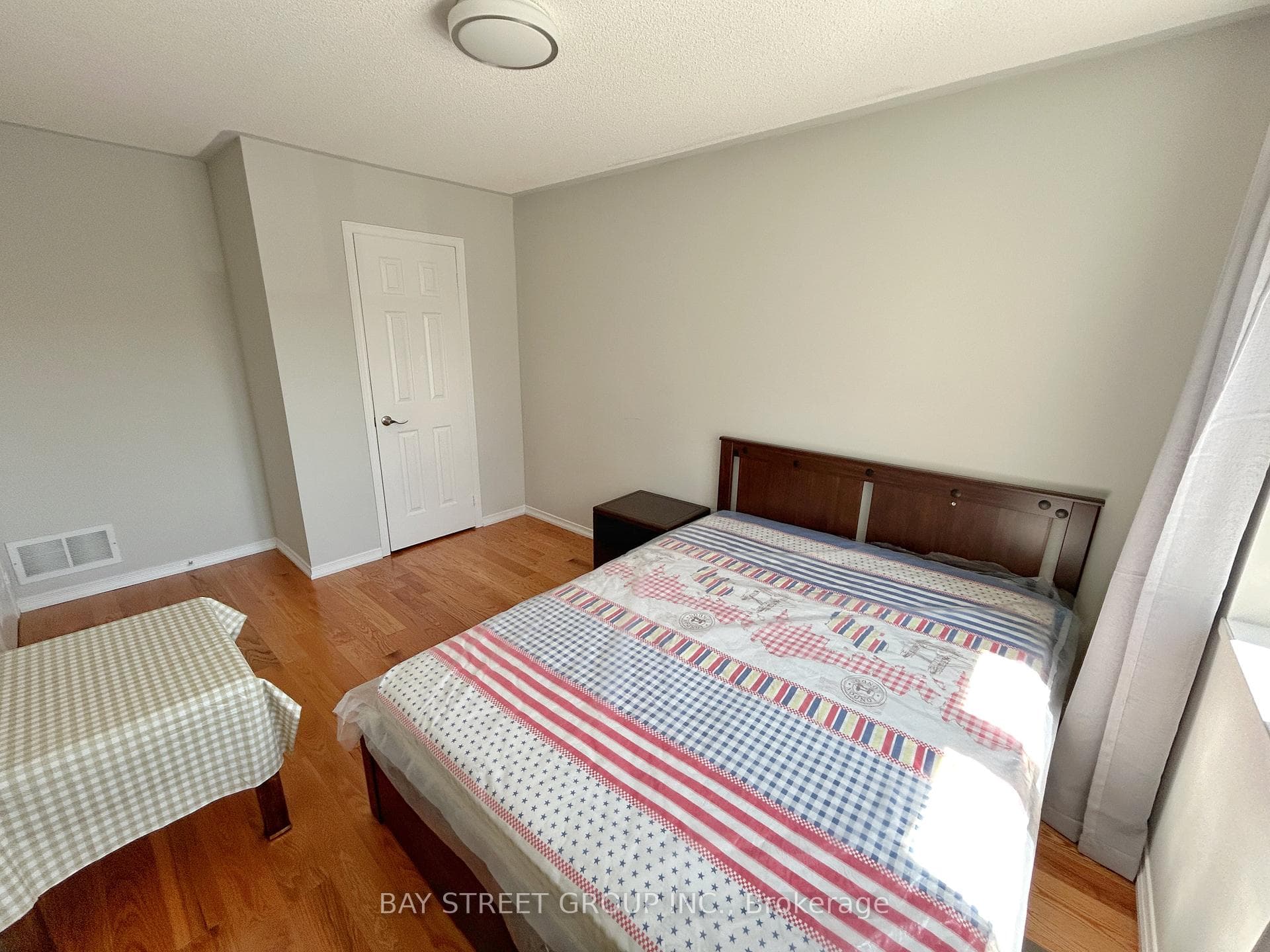 582 Lumsden Drive photo 21