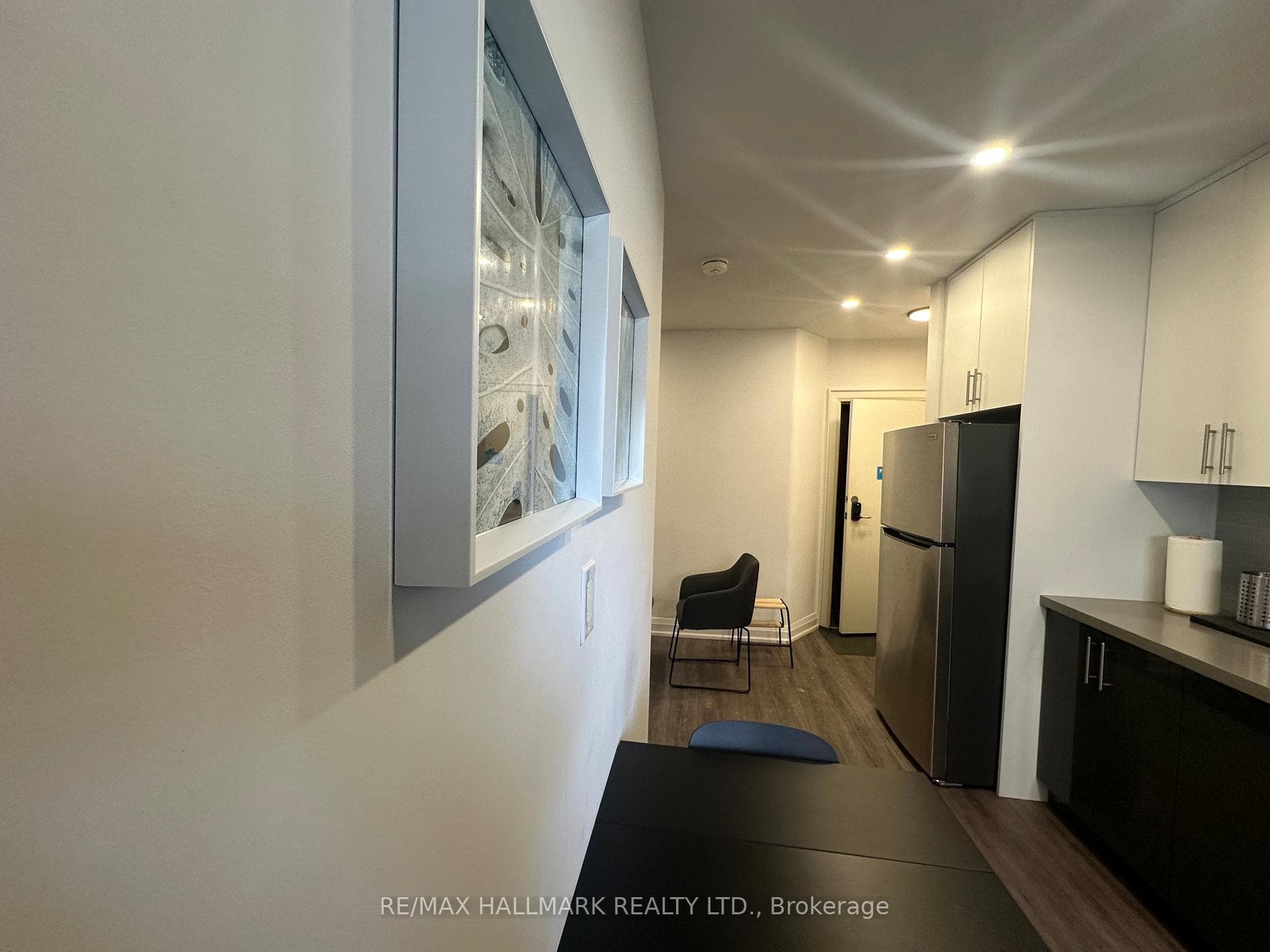 595 St Clair Avenue Unit 4 photo 7