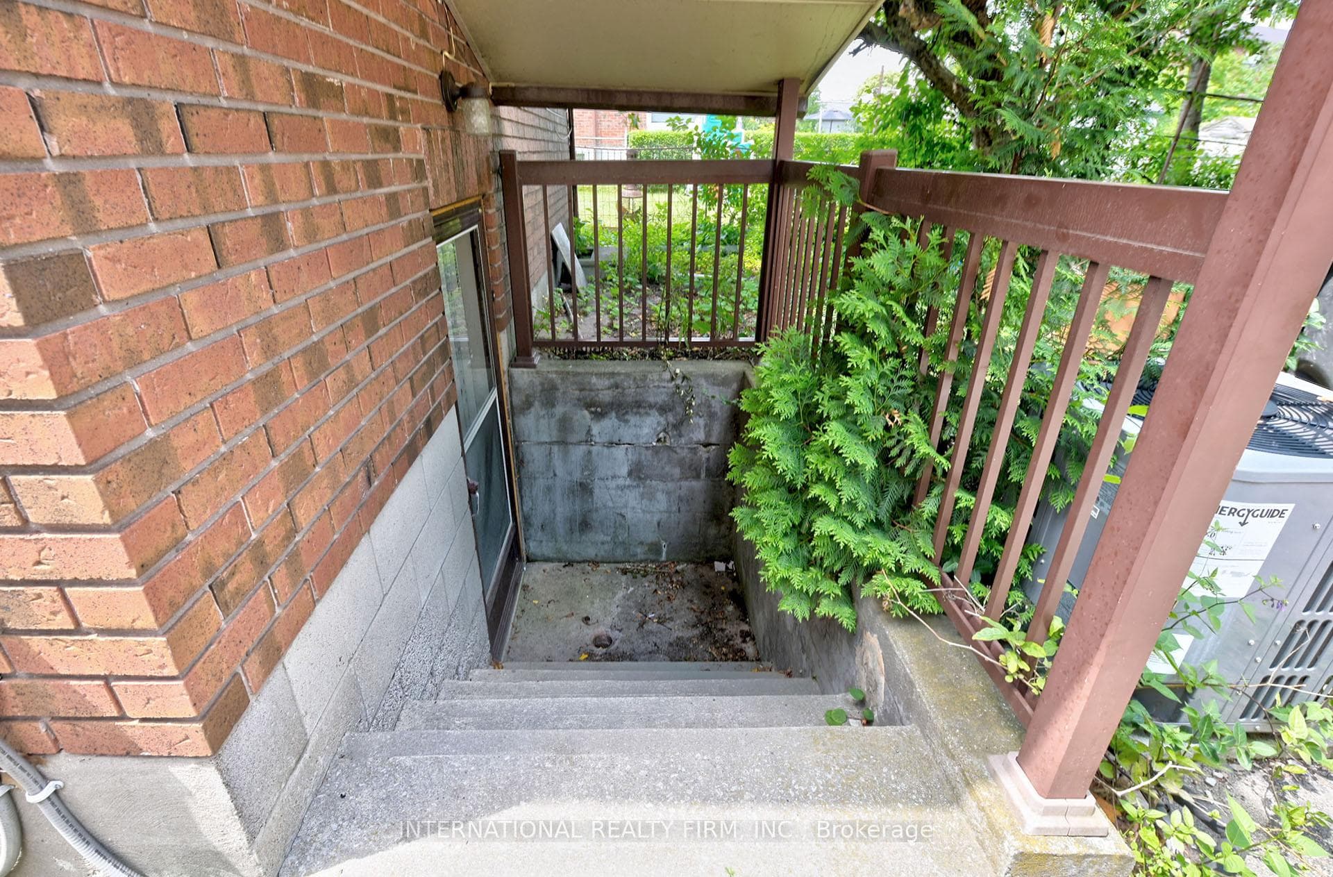 924 Glencairn Avenue photo 35
