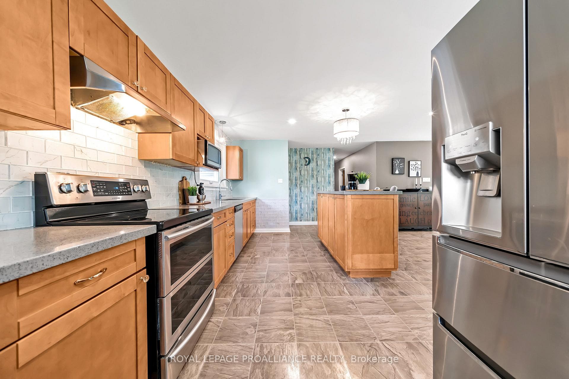 223 Garrard Road photo 10