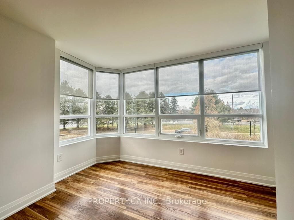 7601 Bathurst Street Unit 212 photo 10