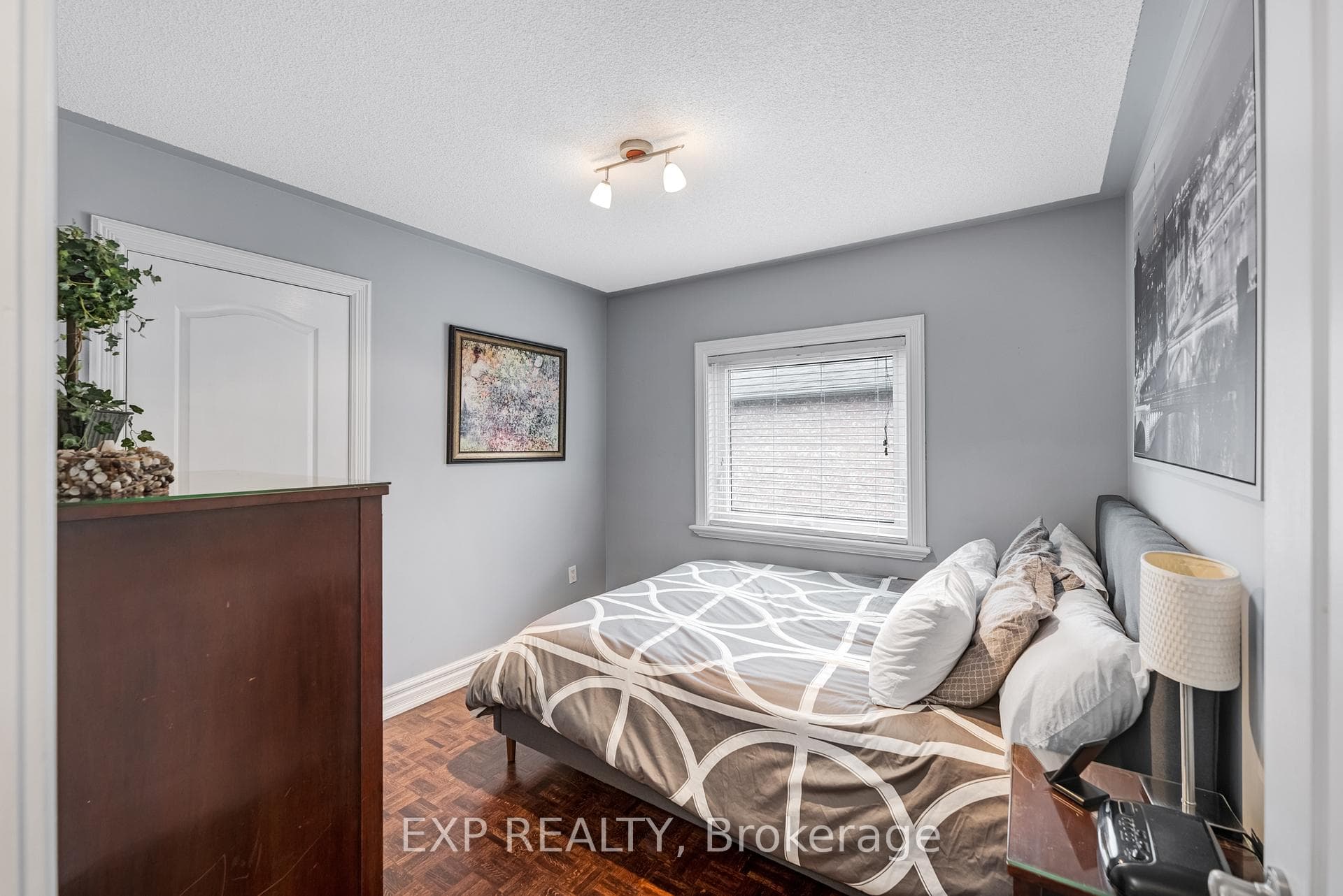 138 Princeton Gate photo 27