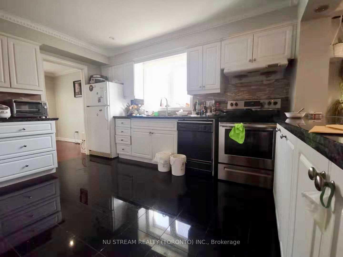 28 Bushcroft Grove photo 2