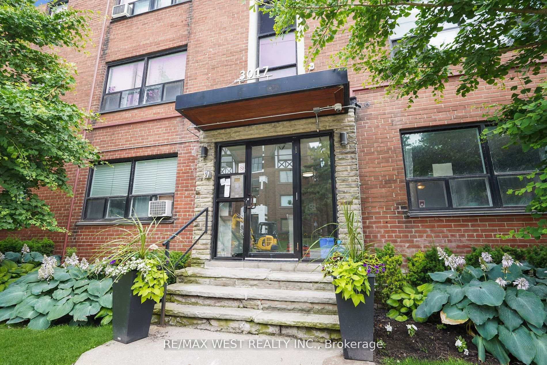 3017 Queen Street Unit B10 photo 2