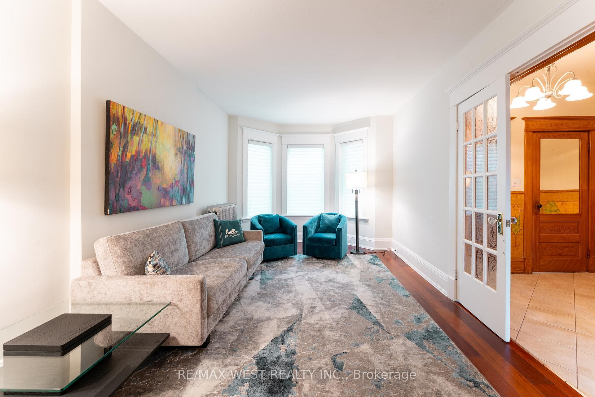101 Grenadier Road photo 5