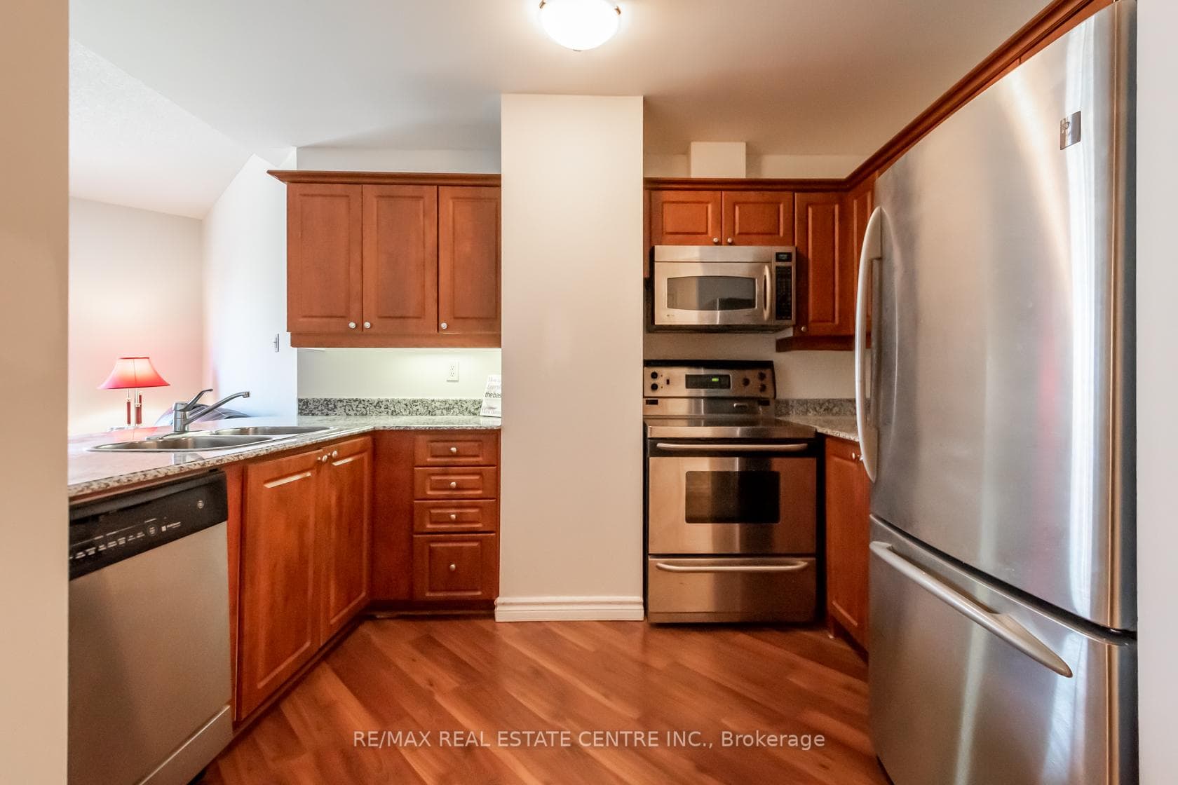 135 JAMES Street Unit 515 photo 7