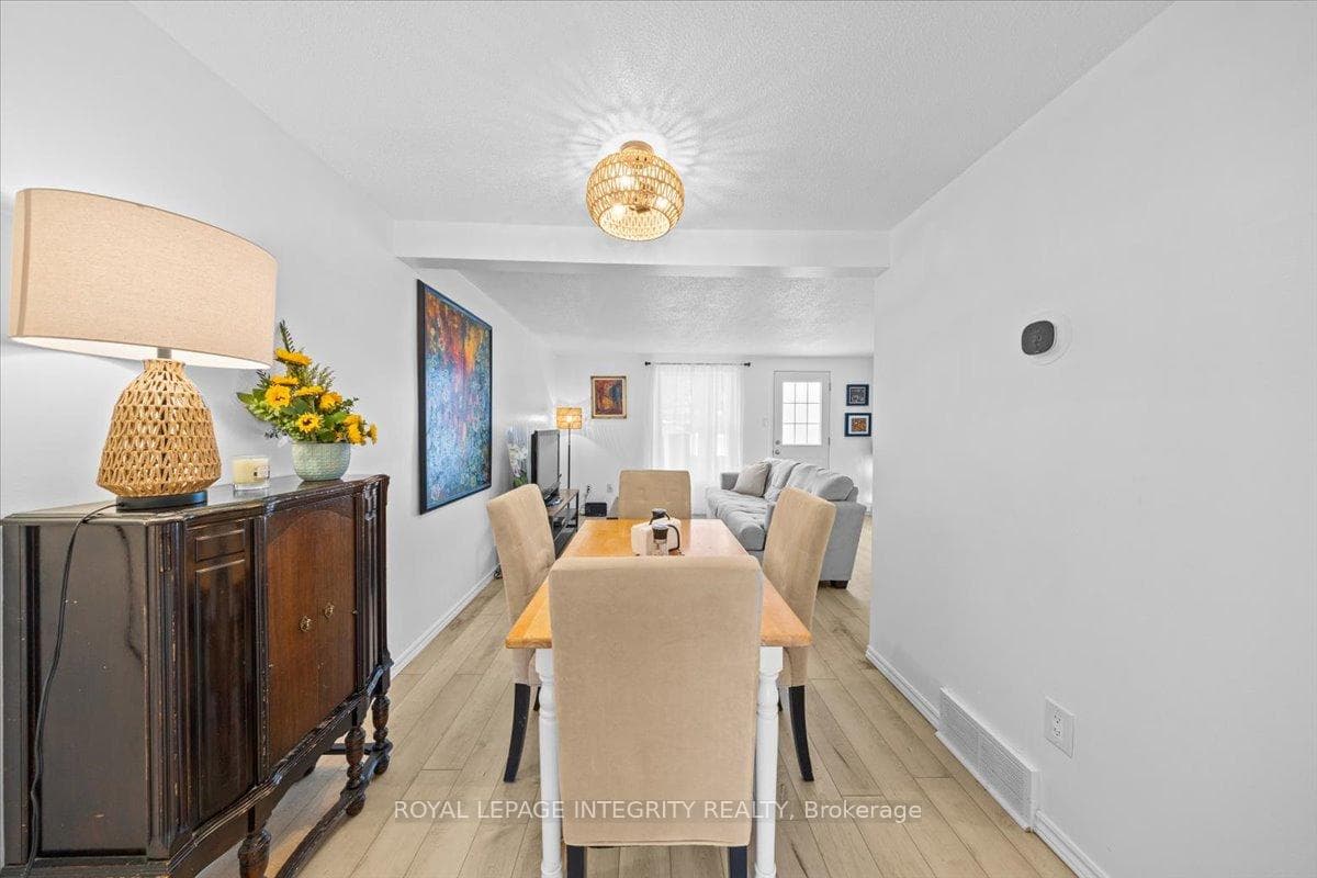 1196 Priory Lane photo 6