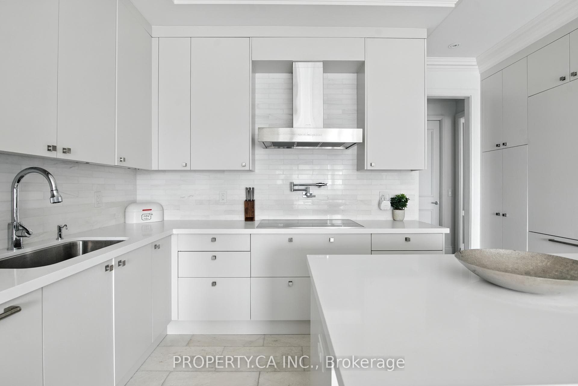 311 Bay Street Unit 5103 photo 16