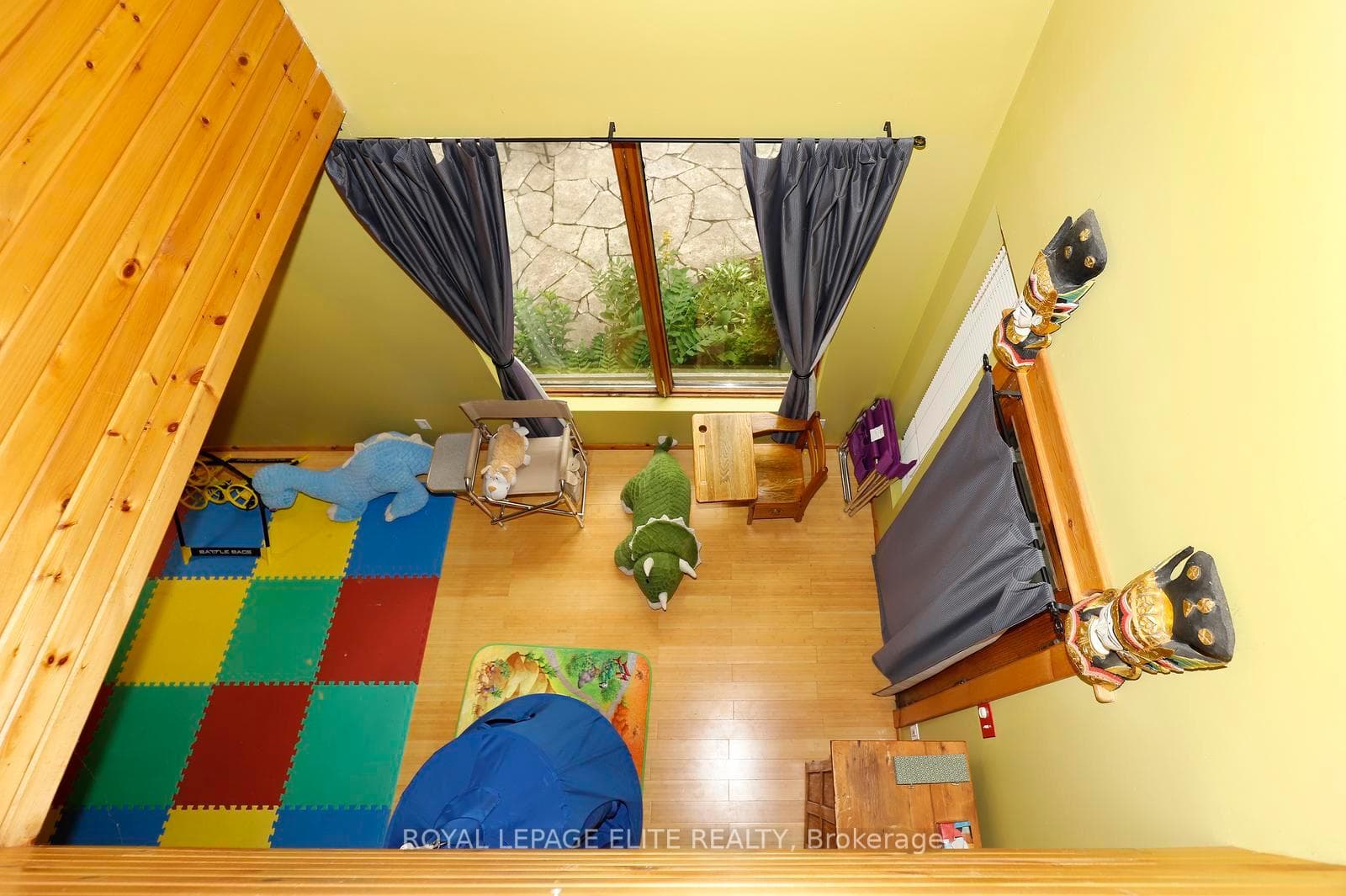 174 Owen Street photo 41