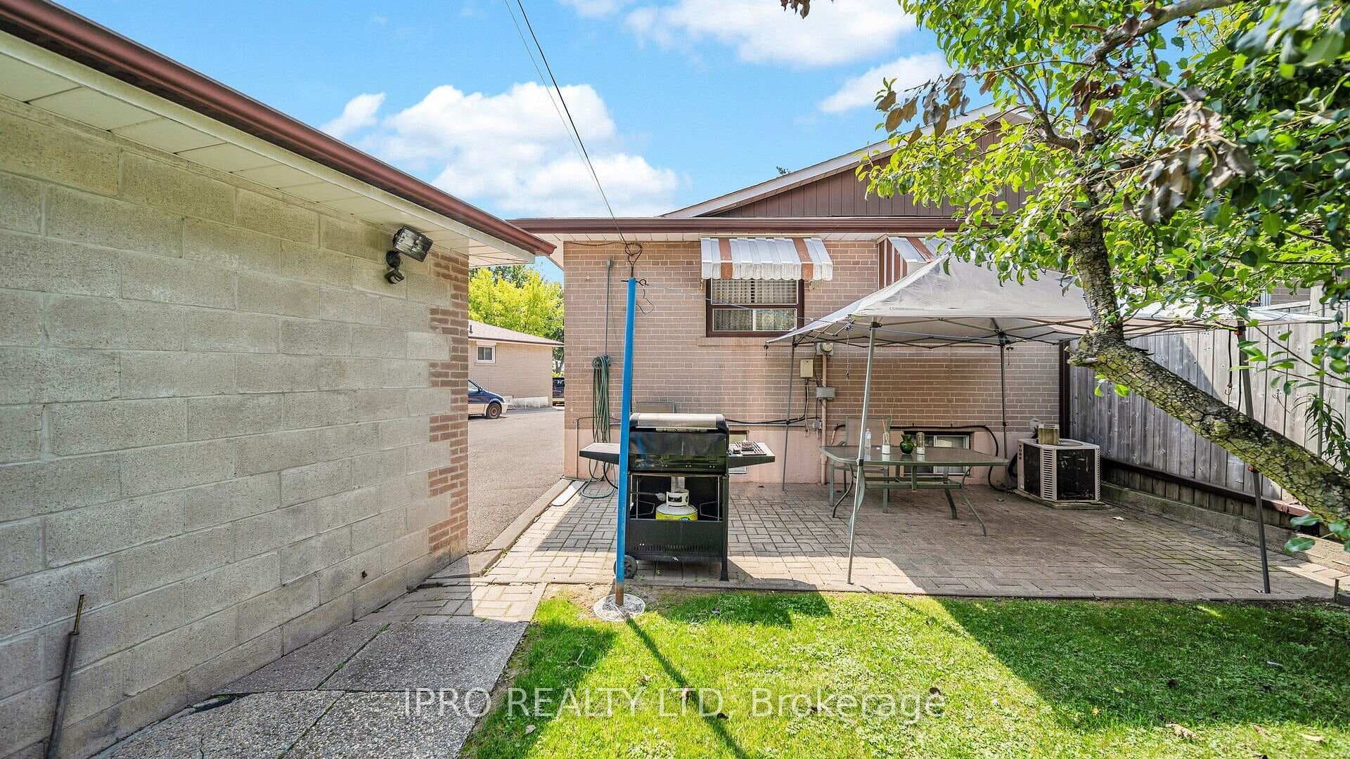 30 Windermere Court photo 3