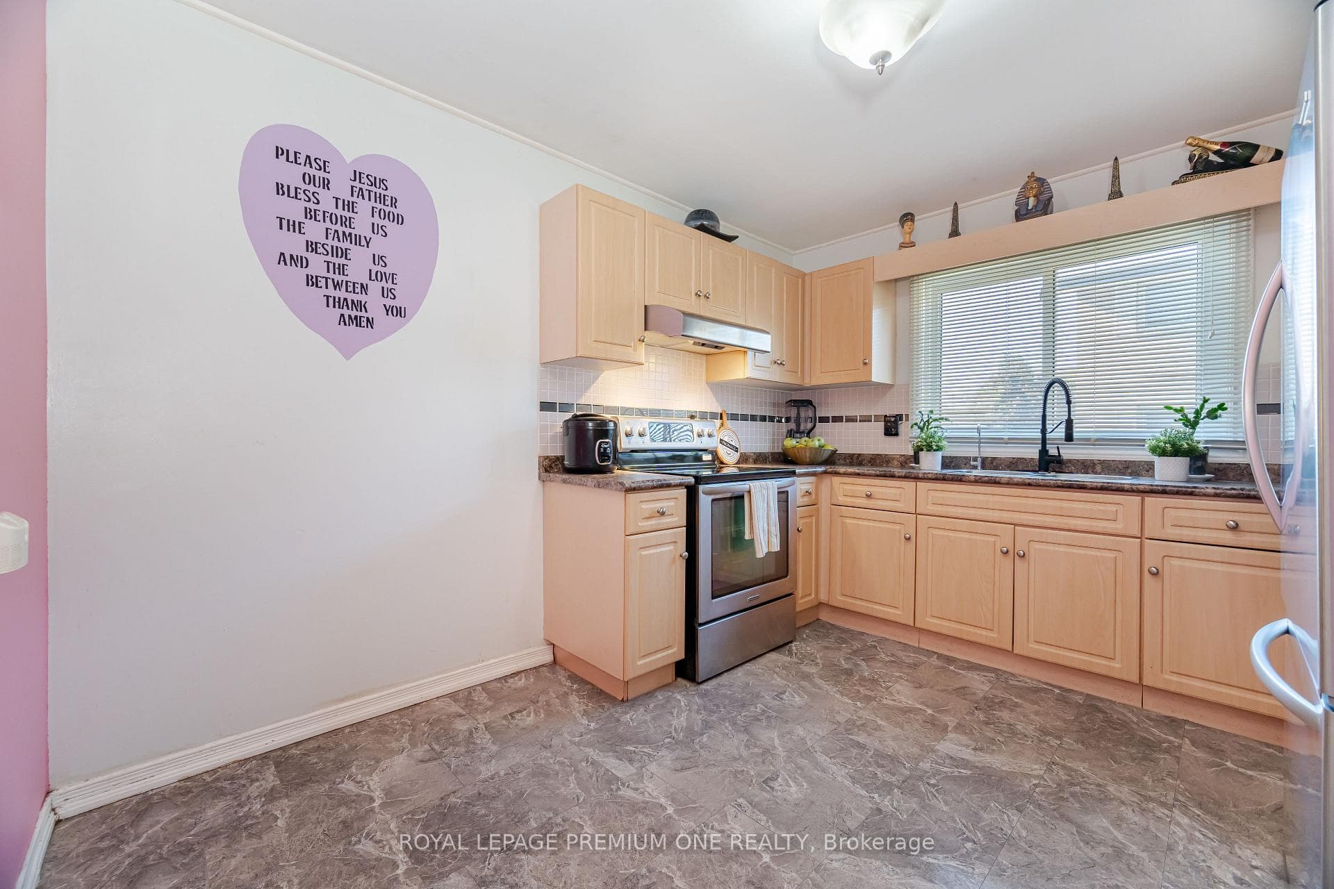 427 Victoria Road Unit B11 photo 14