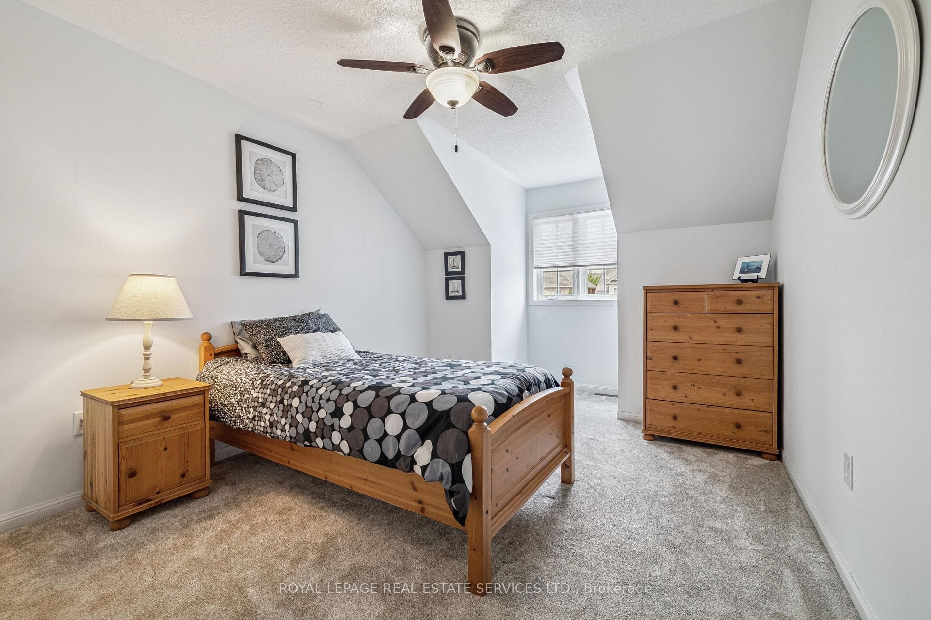 5186 Ravine Crescent photo 16