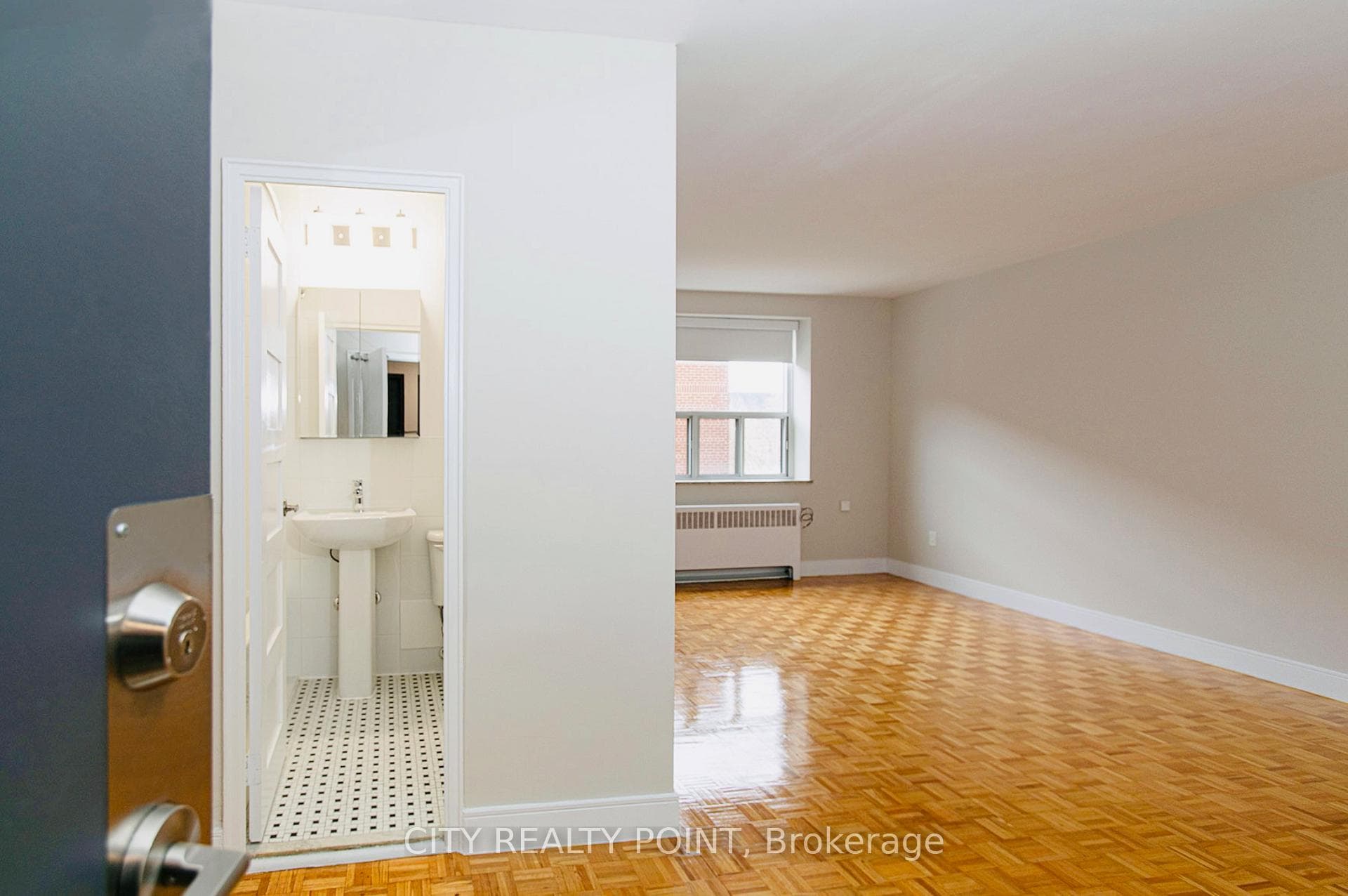1291 Bayview Avenue Unit 208 photo 8