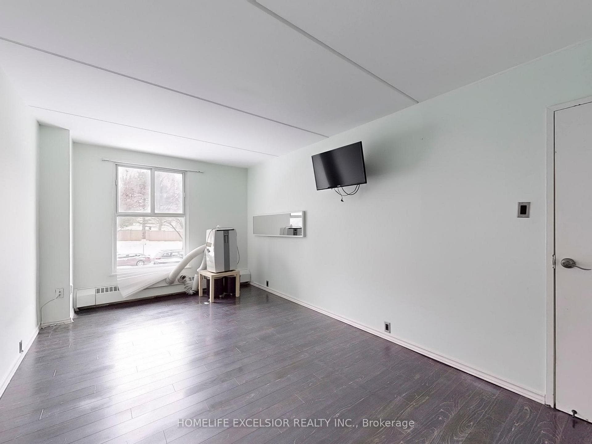 2 Glamorgan Avenue Unit 202 photo 24