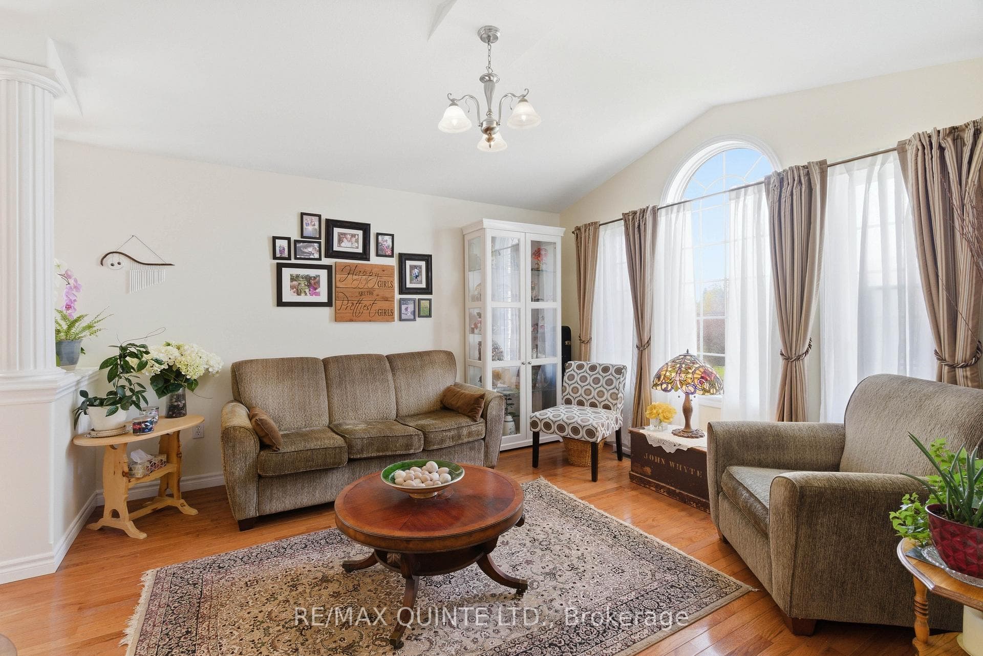99 McKenzie Street photo 5