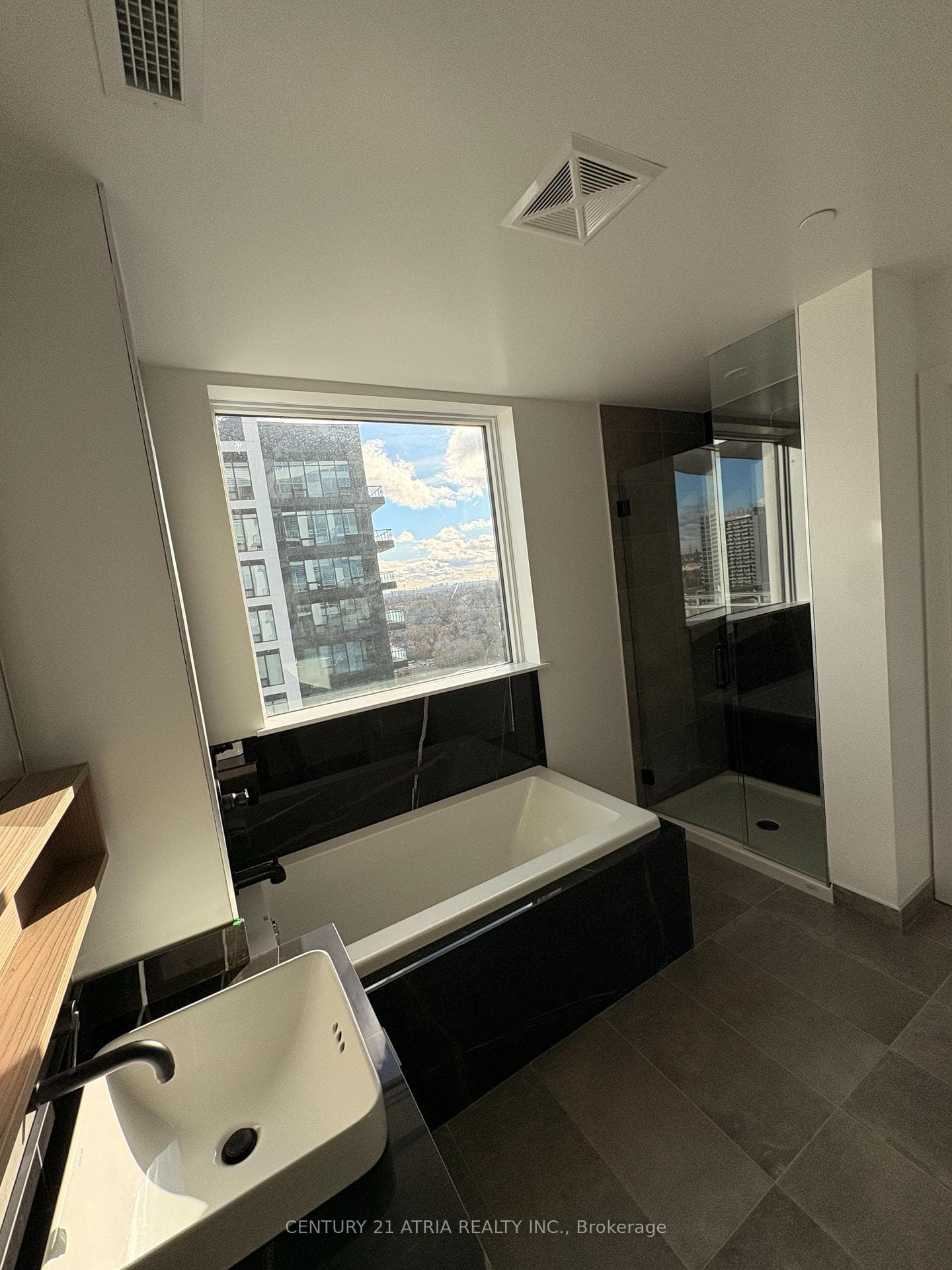 8888 Yonge Street Unit 1005 photo 13