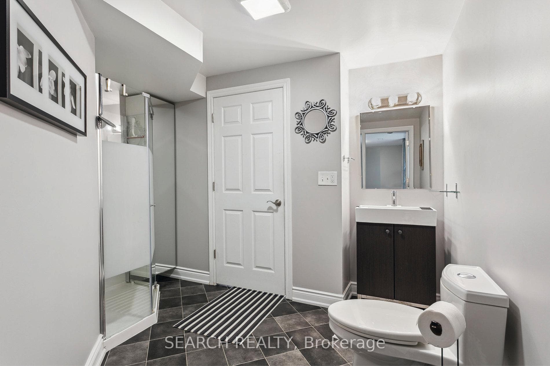 Lower Level 3 Pce Bathroom