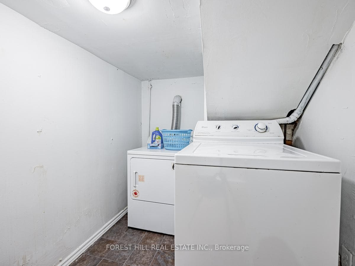 29 Scarboro Beach Boulevard Unit Lower photo 25