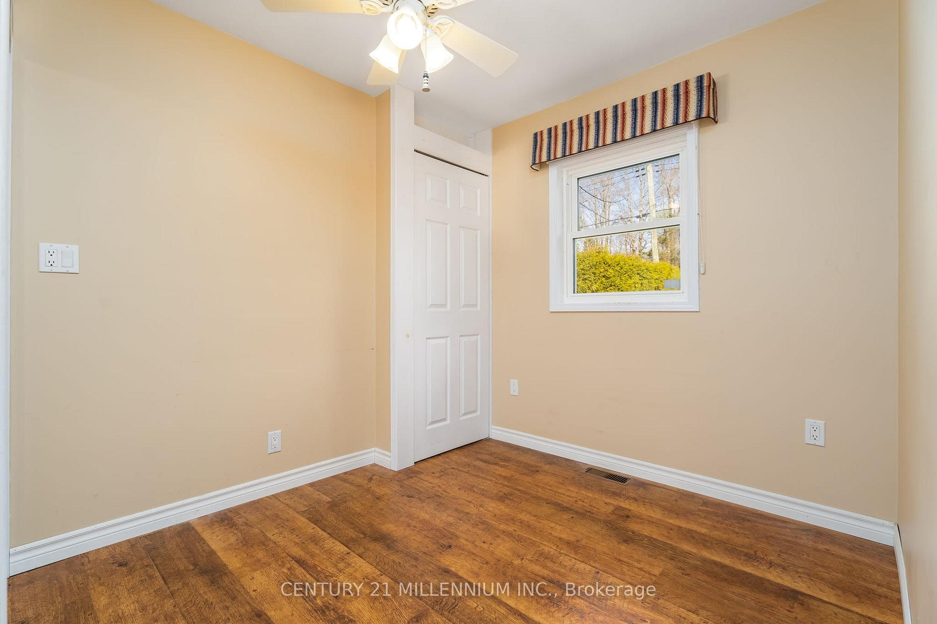 148 Lakeshore Boulevard photo 16
