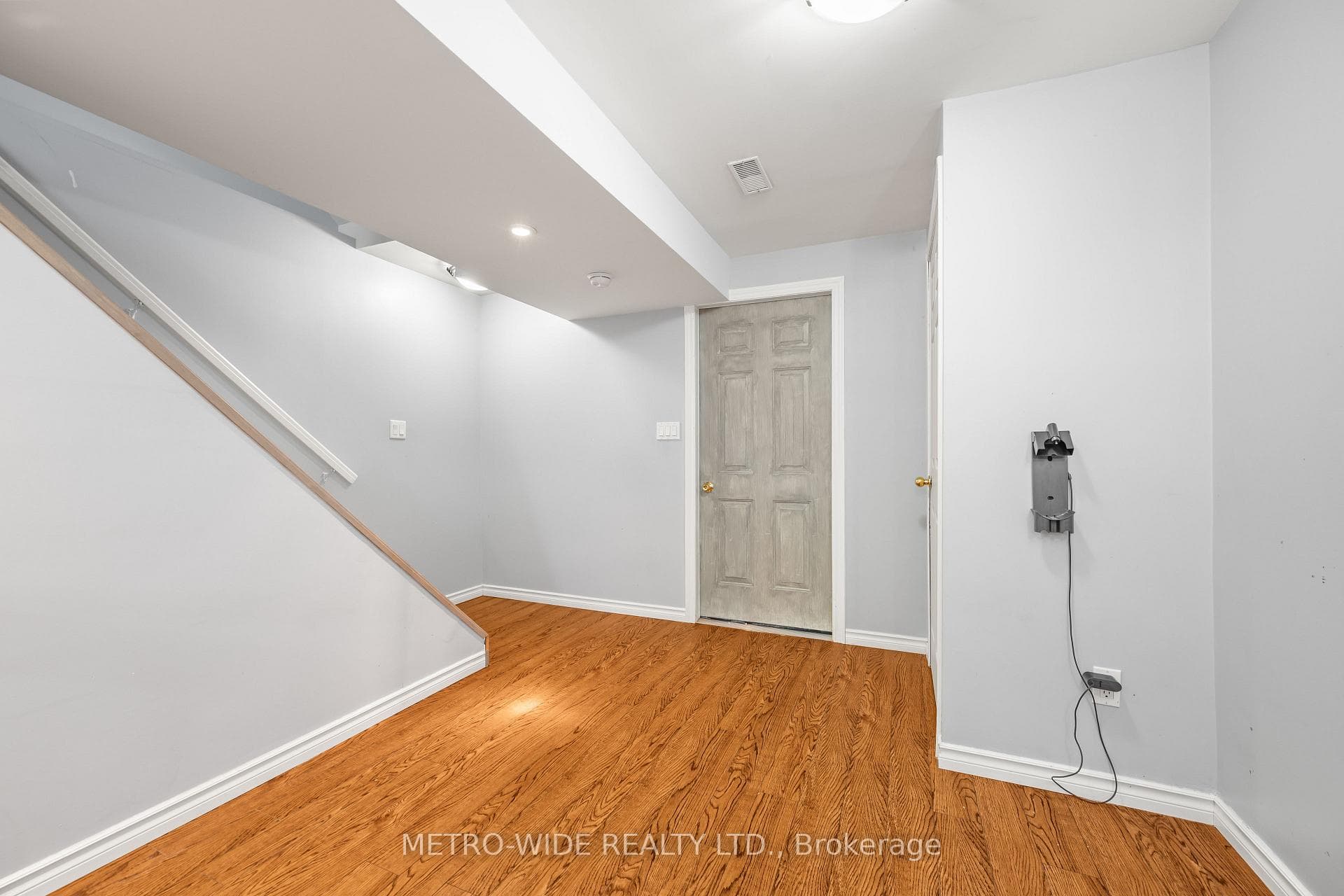 45 BEVERLY Street photo 28