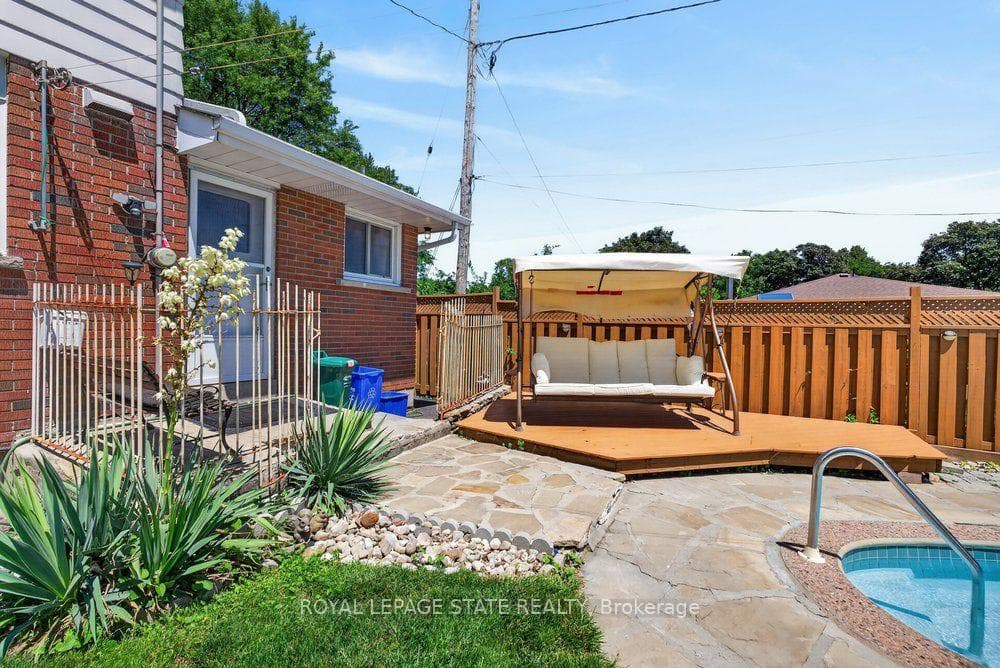 2440 Cyprus Avenue photo 33