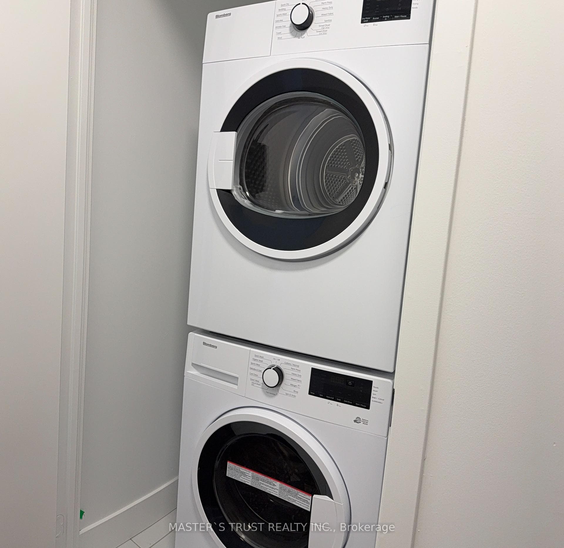 308 Jarvis Street Unit 1605 photo 10
