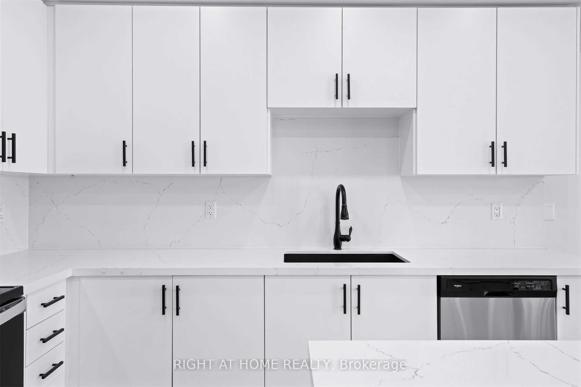 1172 Peelar Crescent photo 9