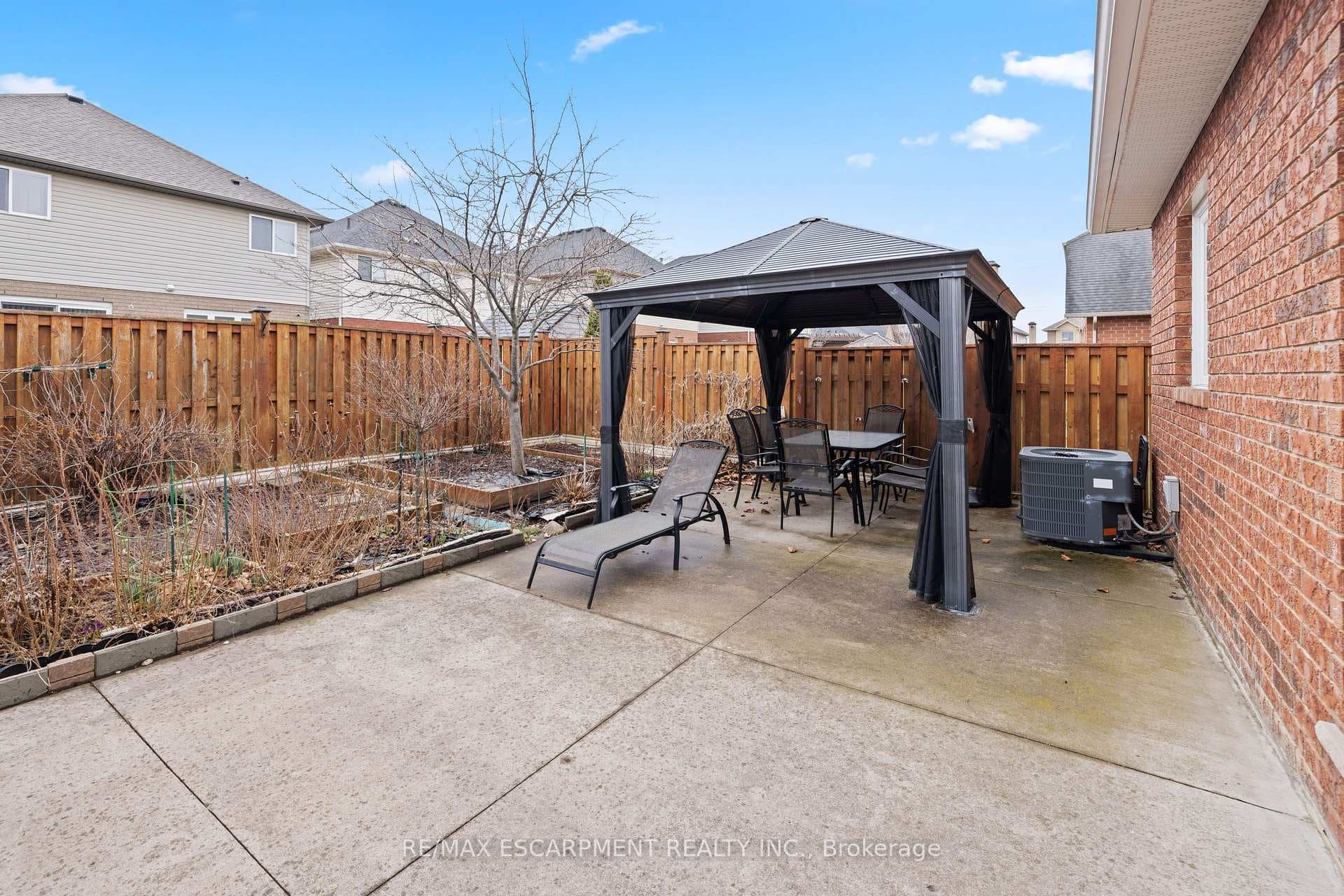 39 McKibbon Avenue photo 30