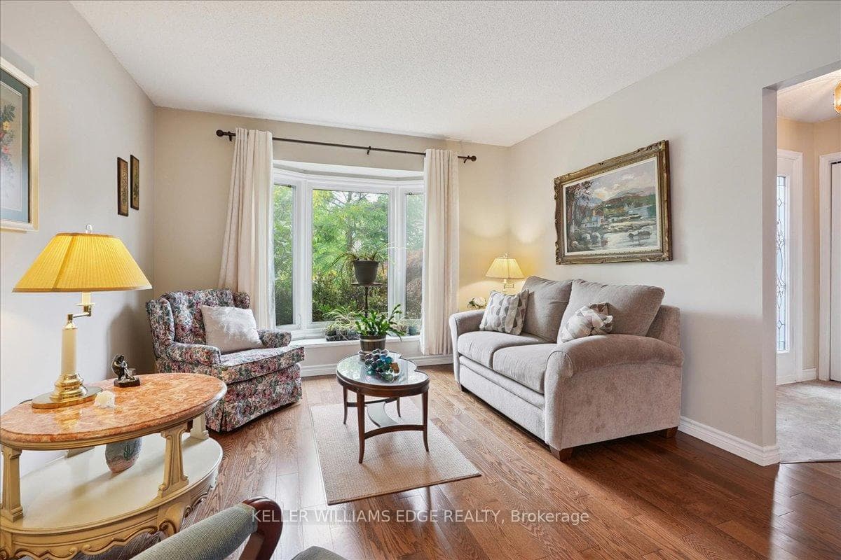 477 Deerhurst Drive photo 8