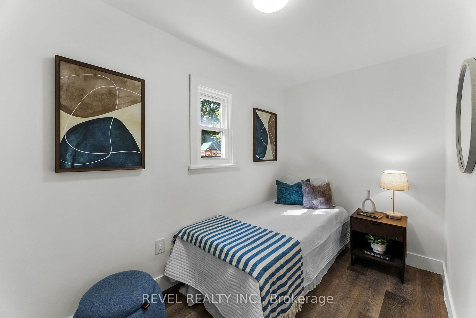 180 Hillcroft Street photo 12