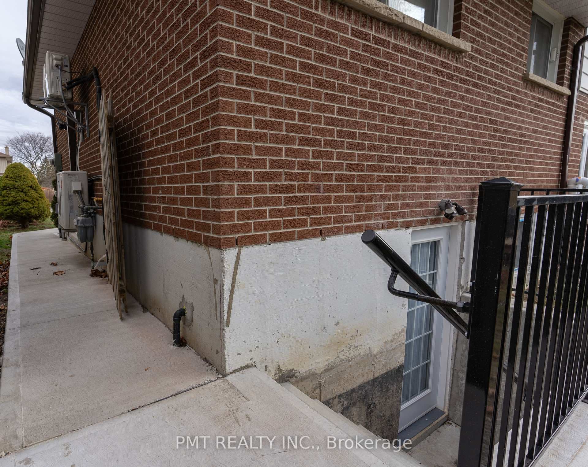 928 Central Park Boulevard Unit Lower photo 3