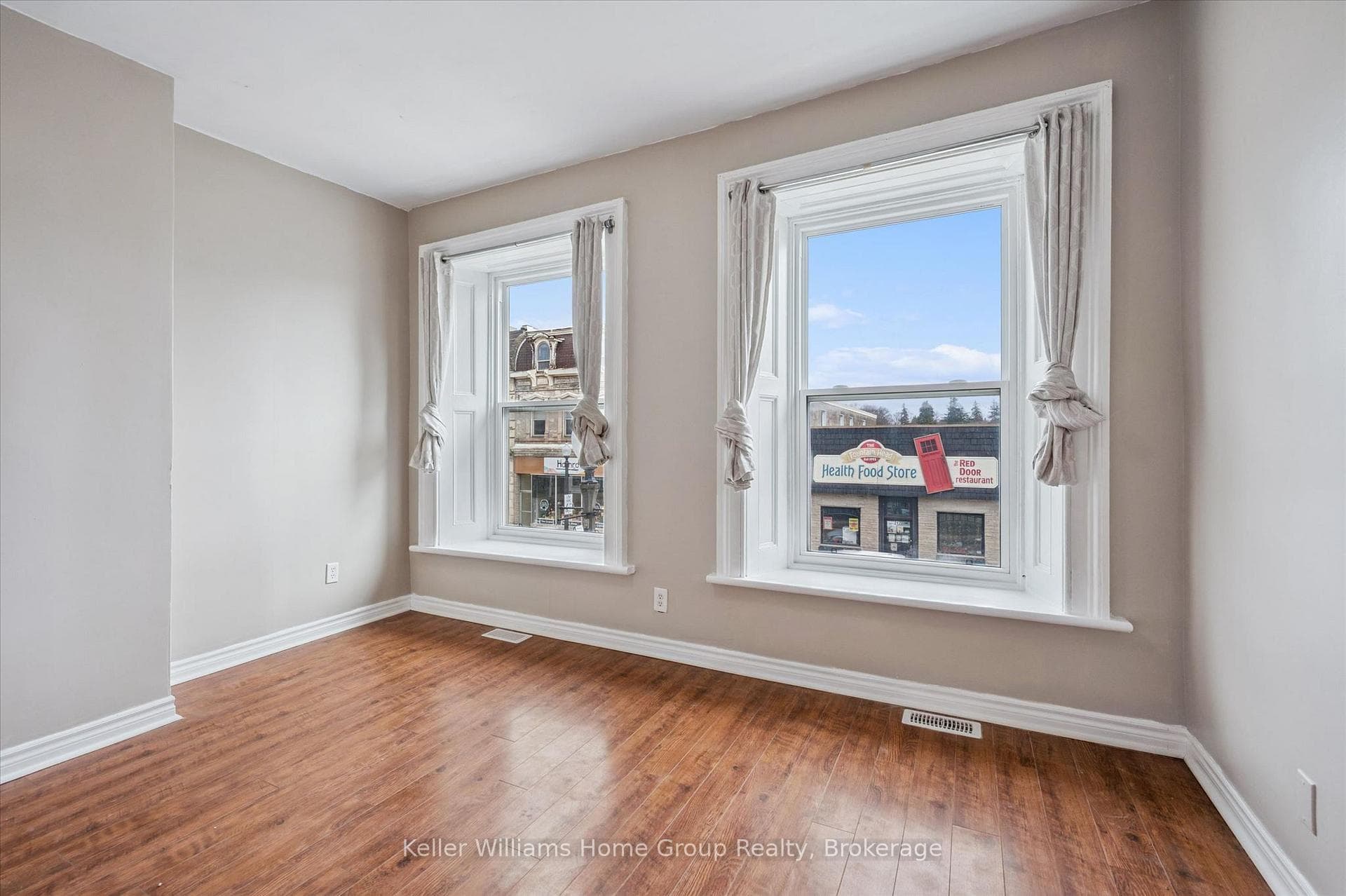 209 St. Andrew Street photo 15