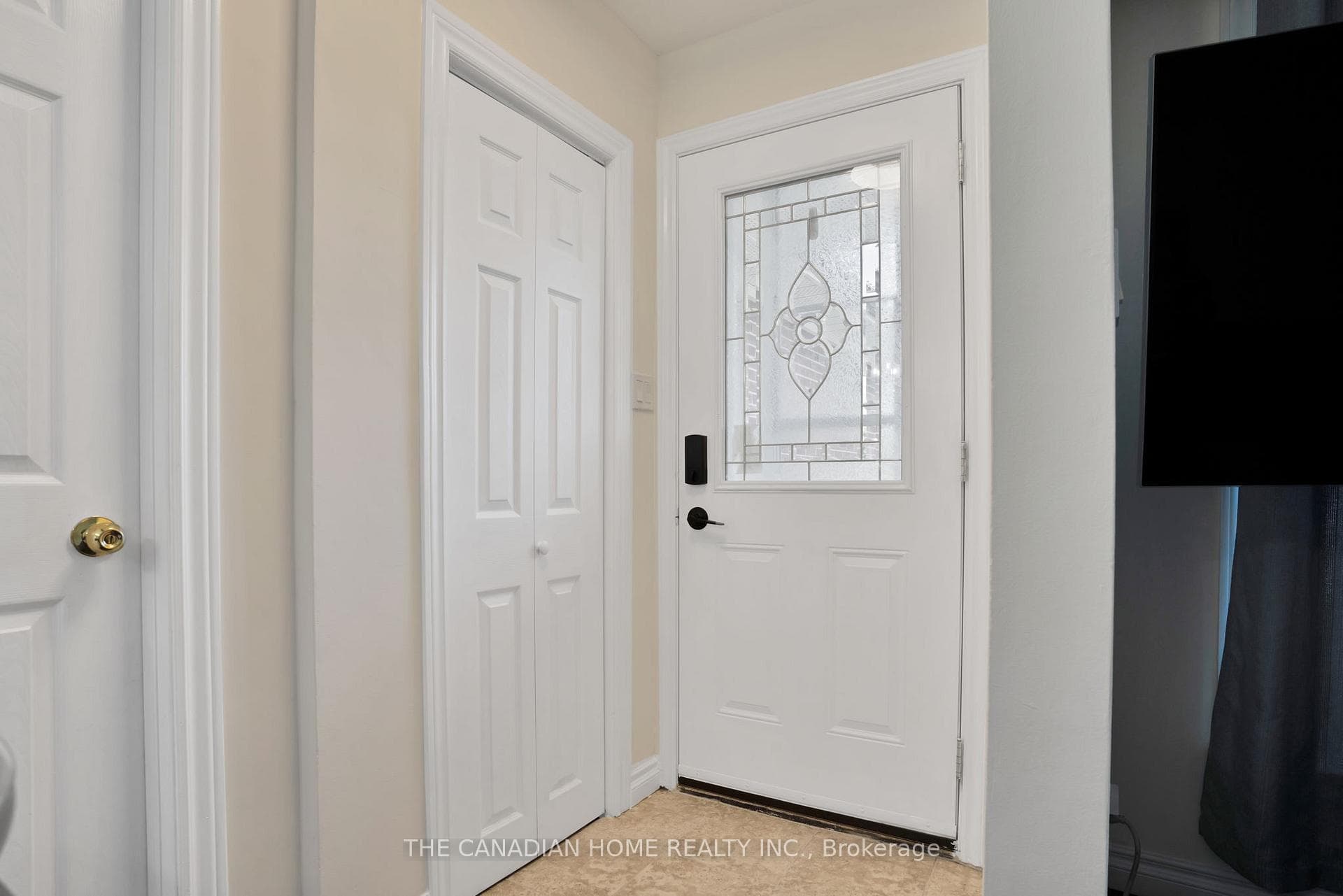 40 Ronway Crescent photo 4