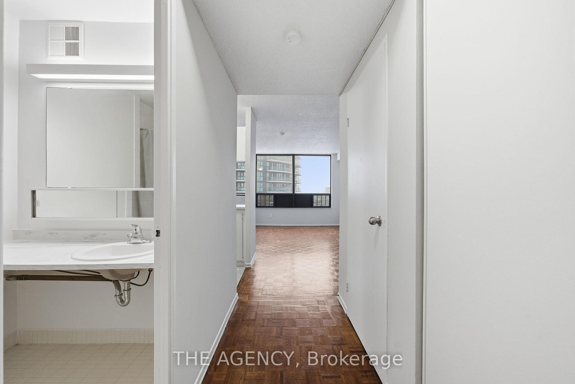 2360 Dundas Street Unit 2520B photo 2