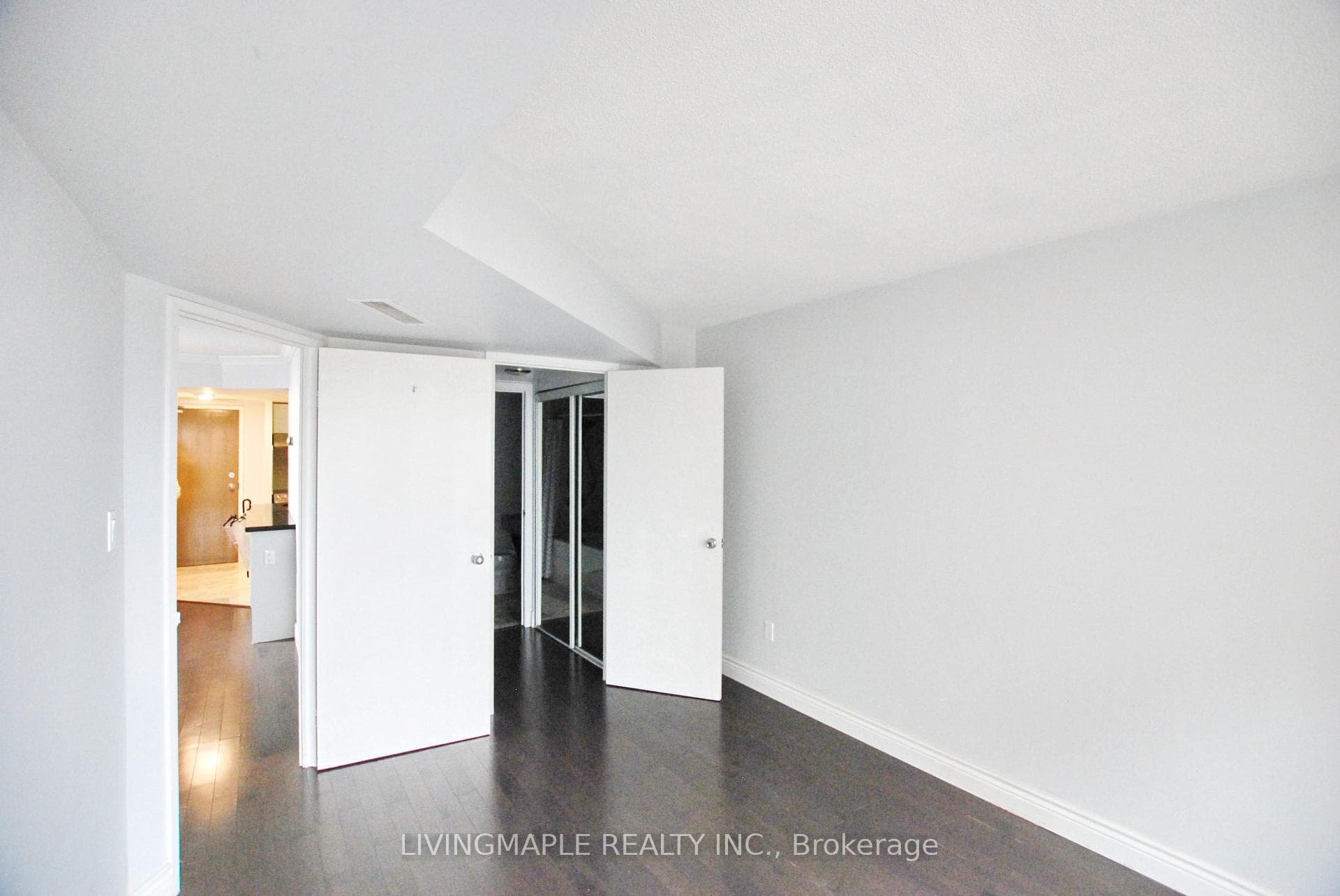 1001 Bay Street Unit 2102 photo 26