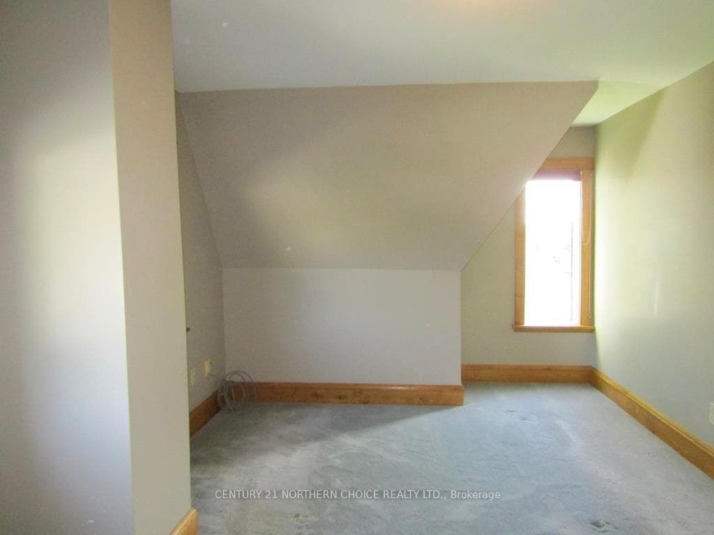812 Christie Avenue photo 17