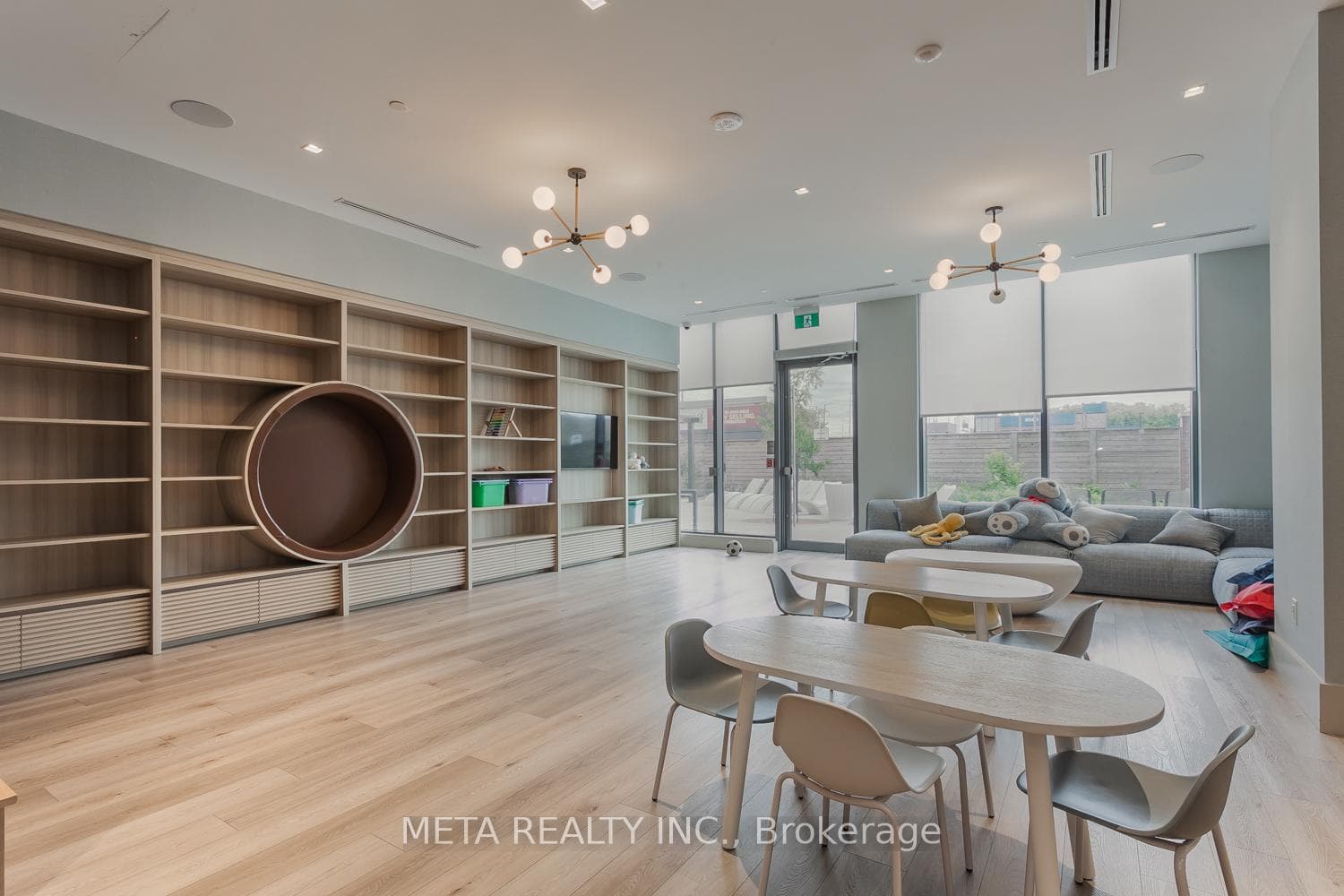2545 Simcoe Street Unit 322 photo 21