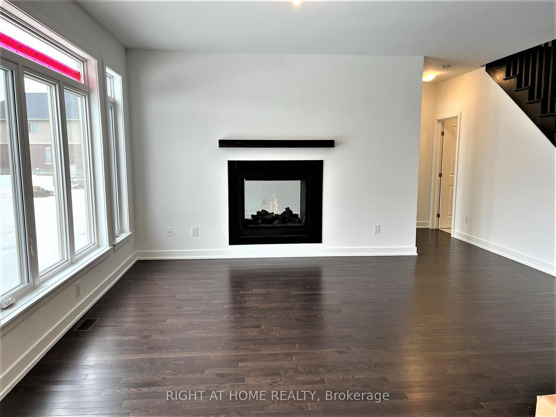 902 Duxbury Lane photo 11