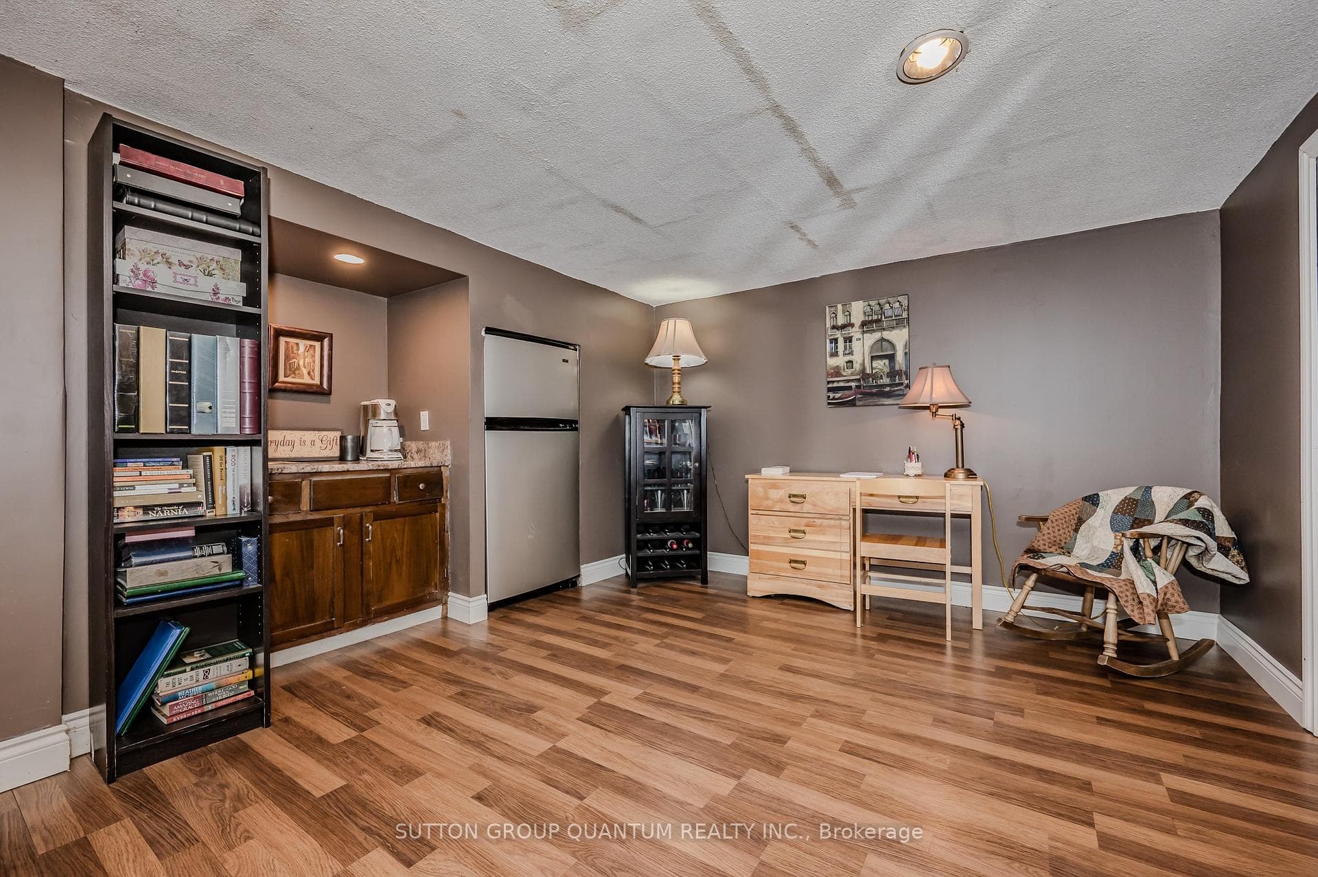 485 Anthony Drive photo 24