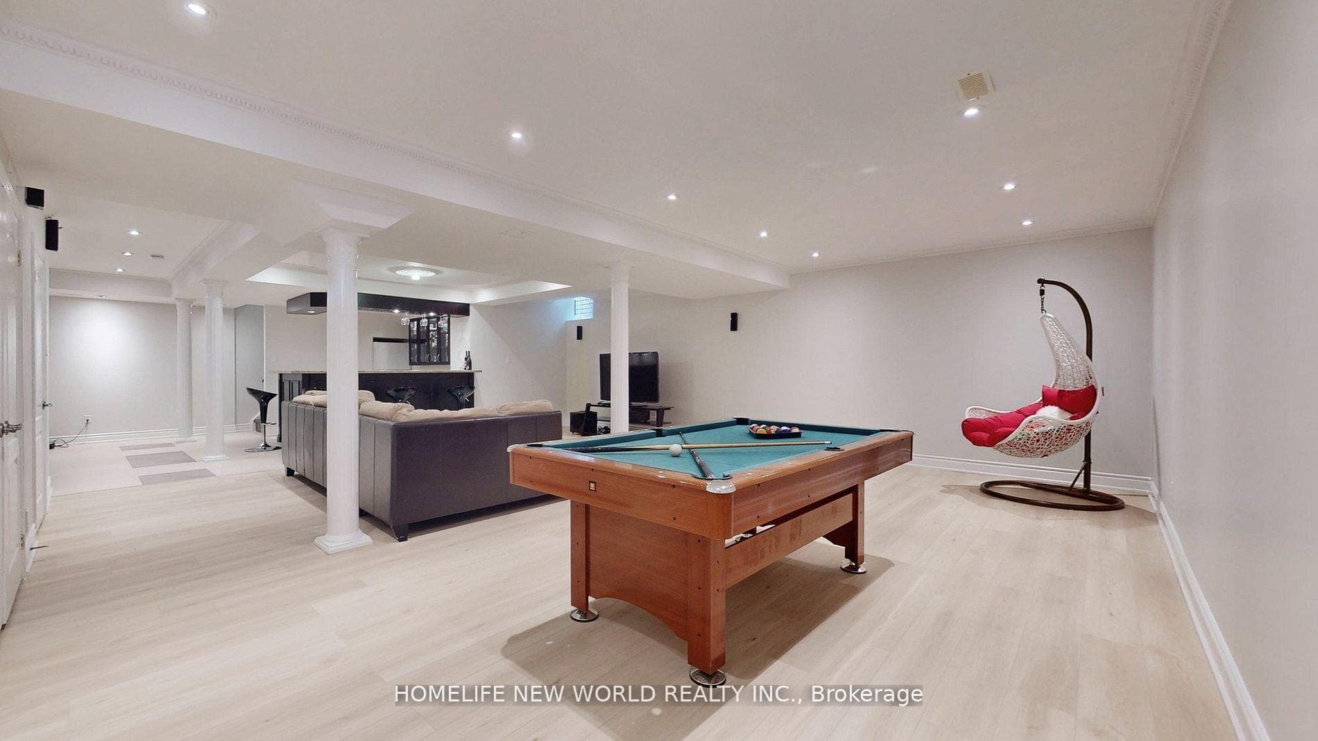 115 Golden Tulip Crescent photo 33
