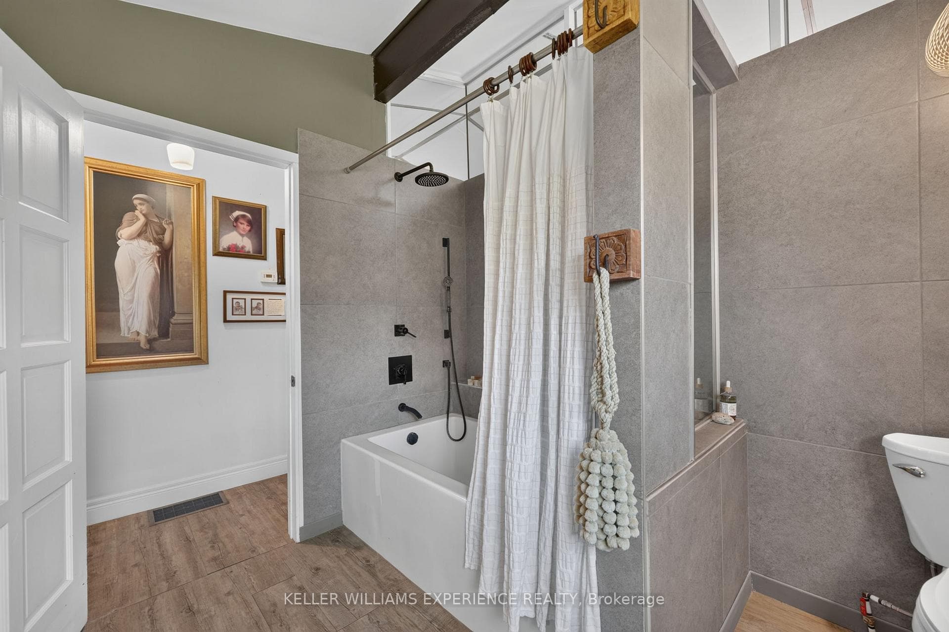 68 Royal Oak Drive photo 17