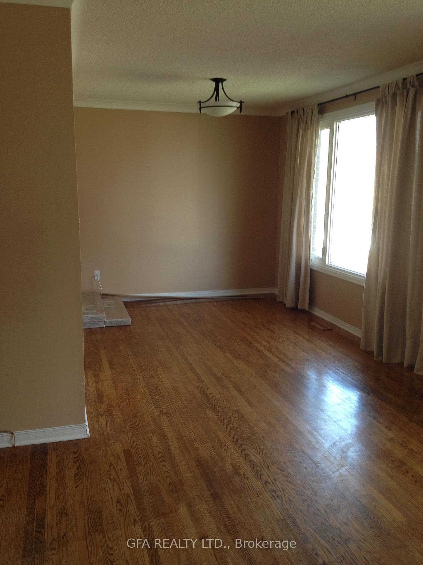30 Reigate Avenue photo 3
