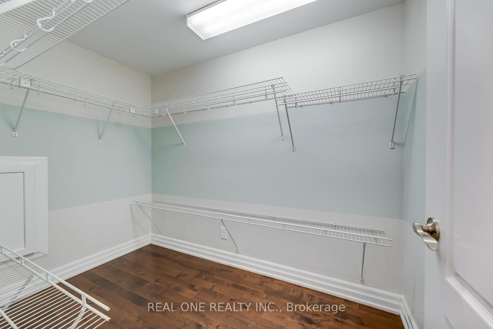 2231 All Saints Crescent photo 34