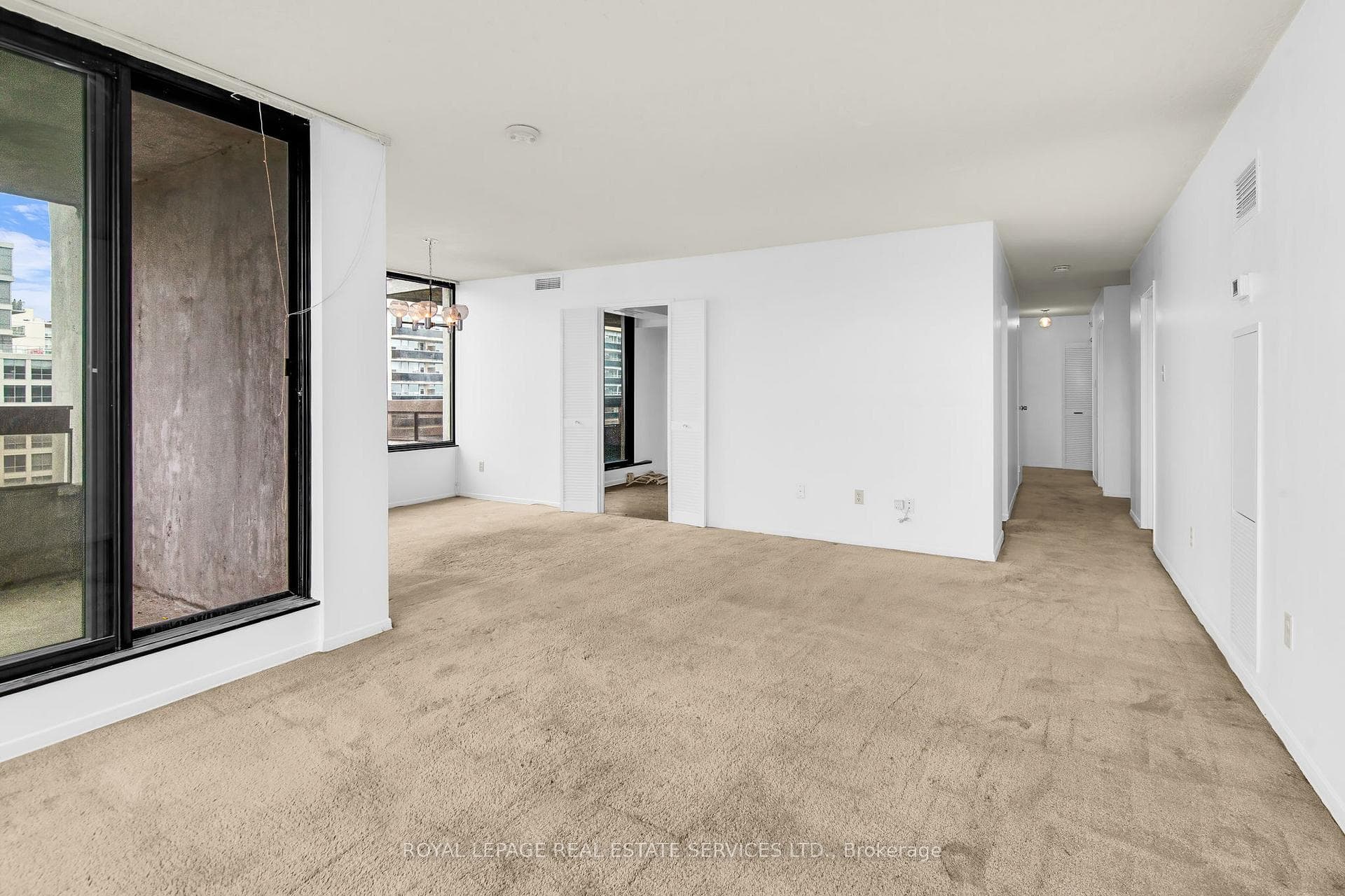 100 Quebec Avenue Unit 1811 photo 19