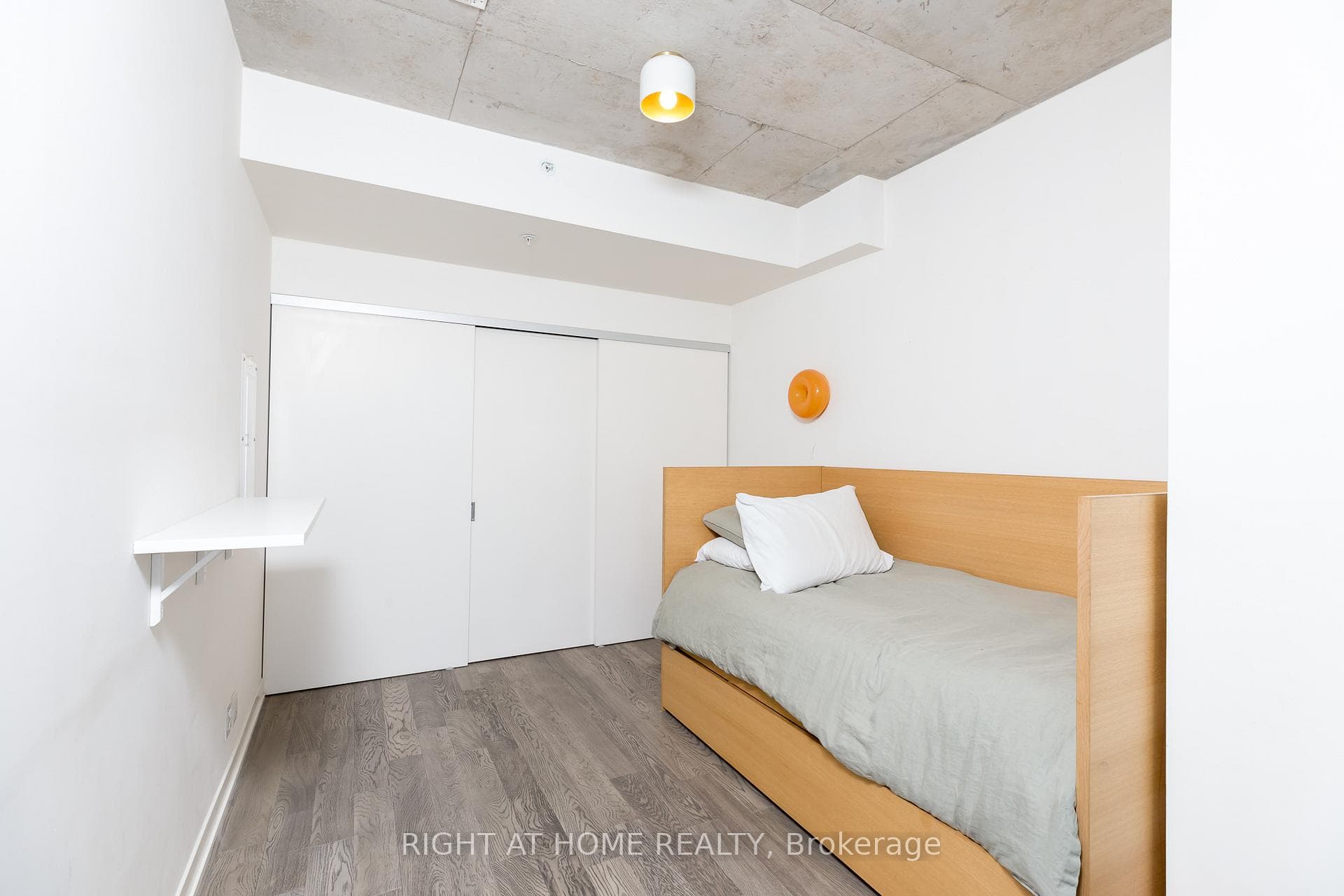 1239 Dundas Street Unit 301 photo 3